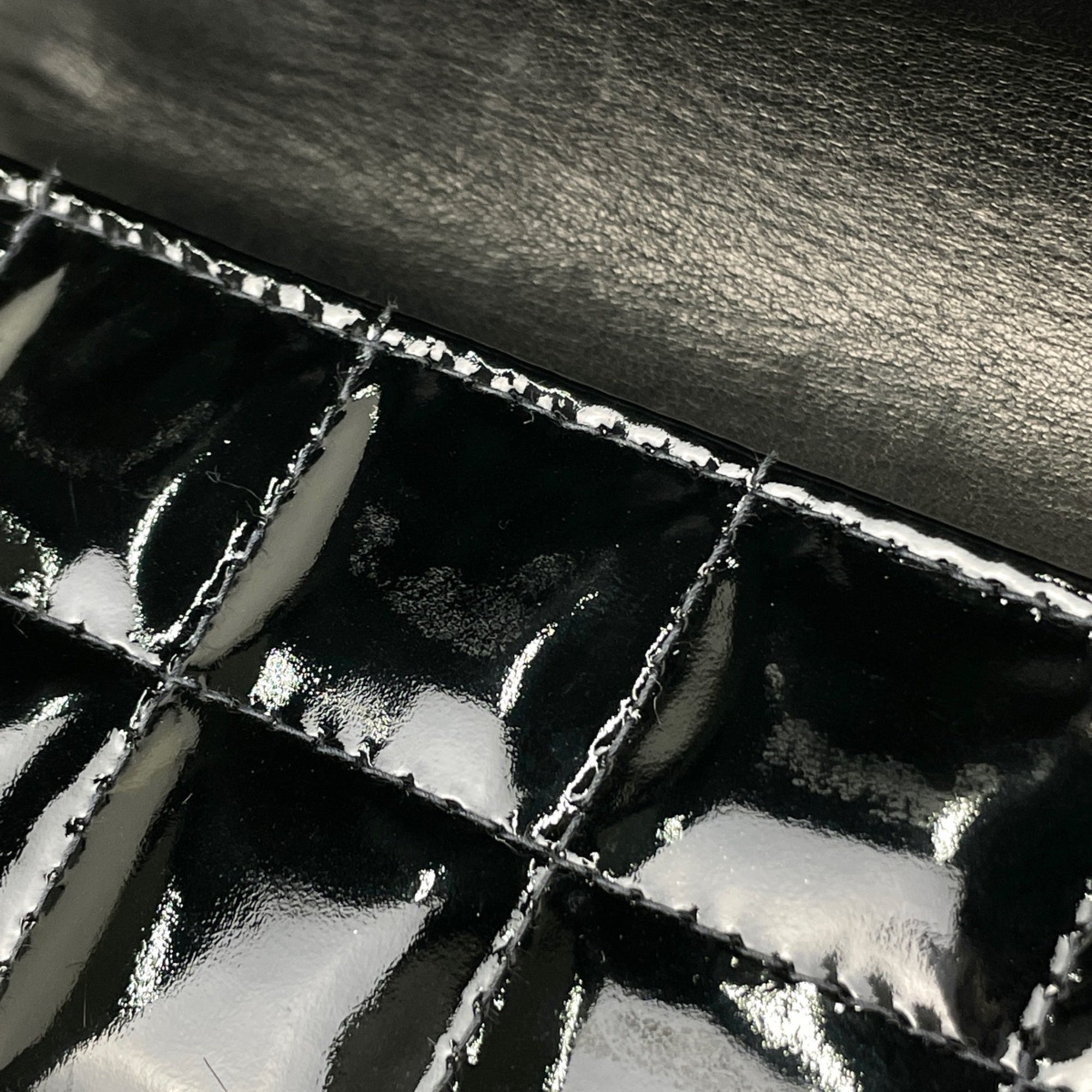 Chanel Black White Patent Leather Shoulder Bag (Pre-Owned)