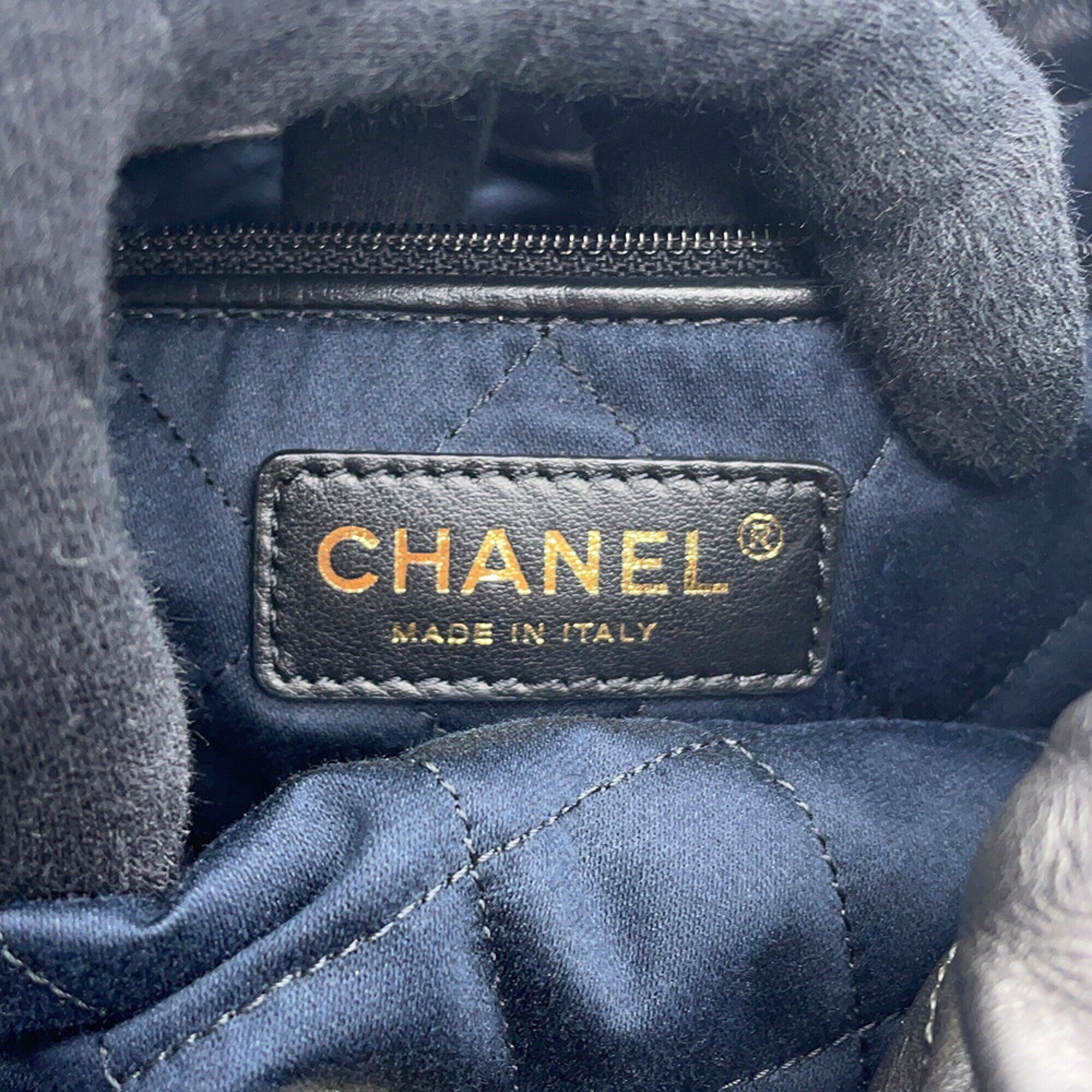 Chanel Gray Leather Handbag (Pre-Owned)