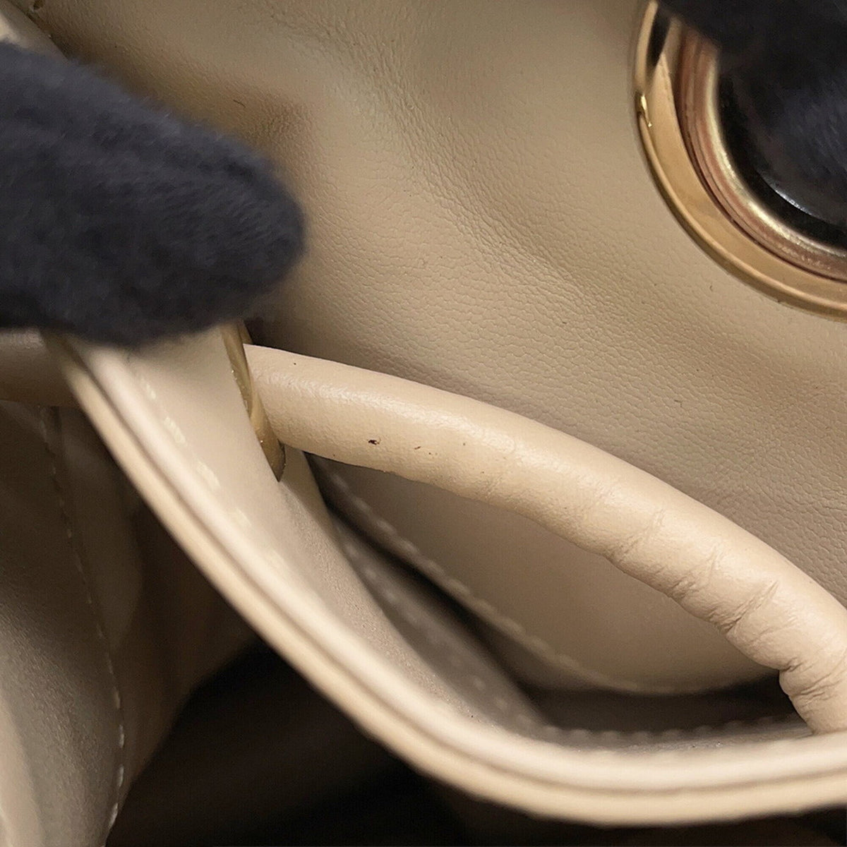 Christian Dior Beige Leather Shoulder Bag (Pre-Owned)