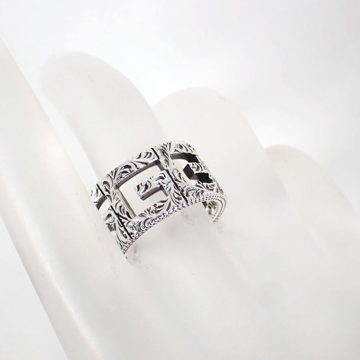 Gucci Sterling Silver 925 Band Ring (Pre-Owned)