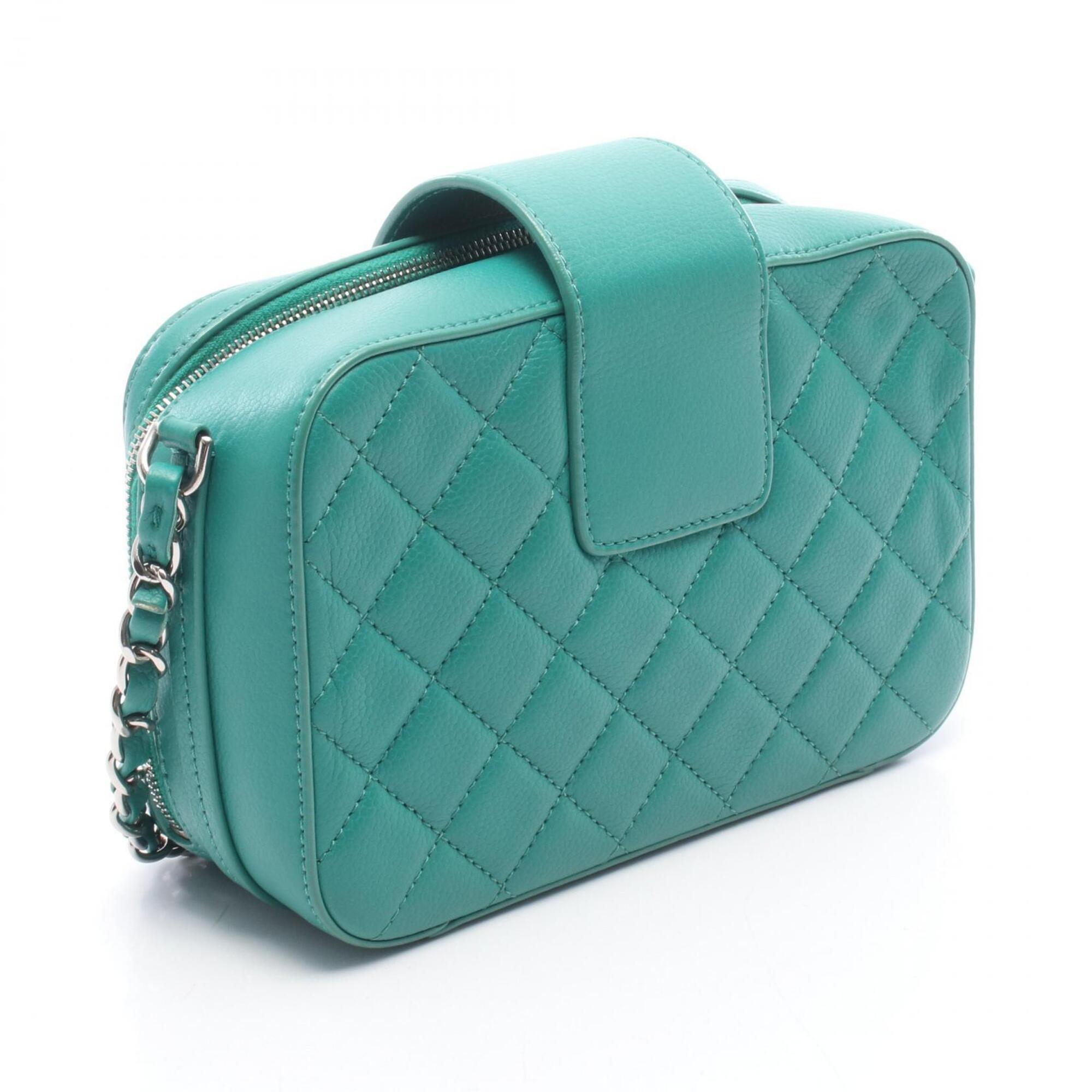Chanel Green Grained Calfskin Handbag Shoulder Bag (Pre-Owned)