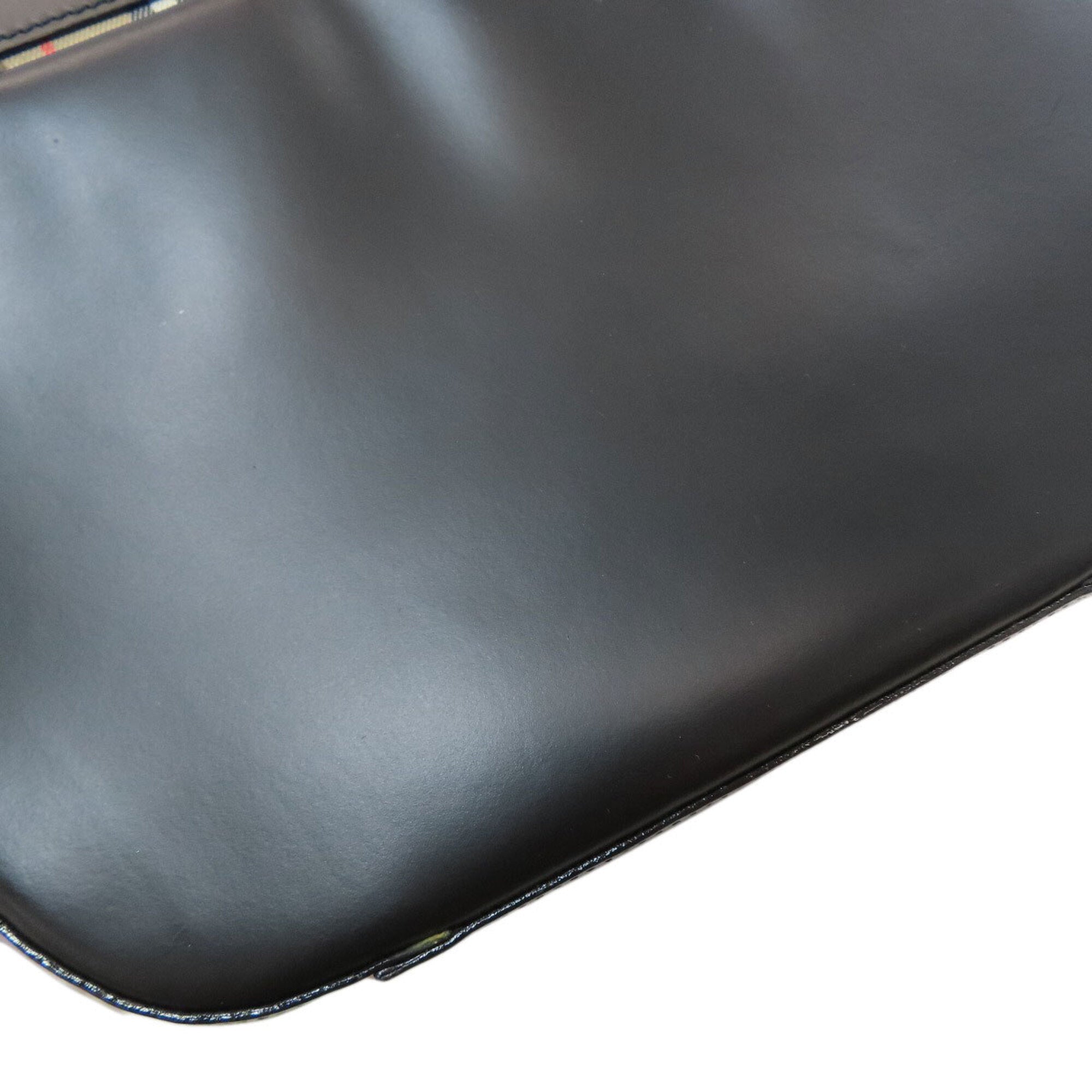 Burberry Black Leather Shoulder Bag (Pre-Owned)