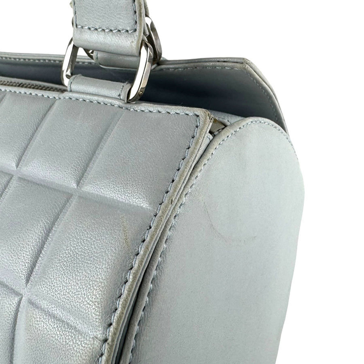 Chanel Light Blue Leather Shoulder Bag (Pre-Owned)