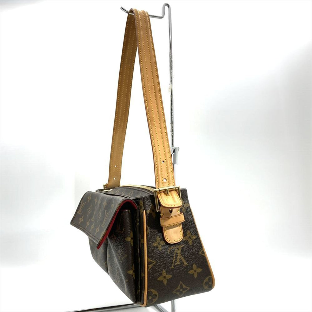 Louis Vuitton Brown Monogram Monogram Shoulder Bag (Pre-Owned)