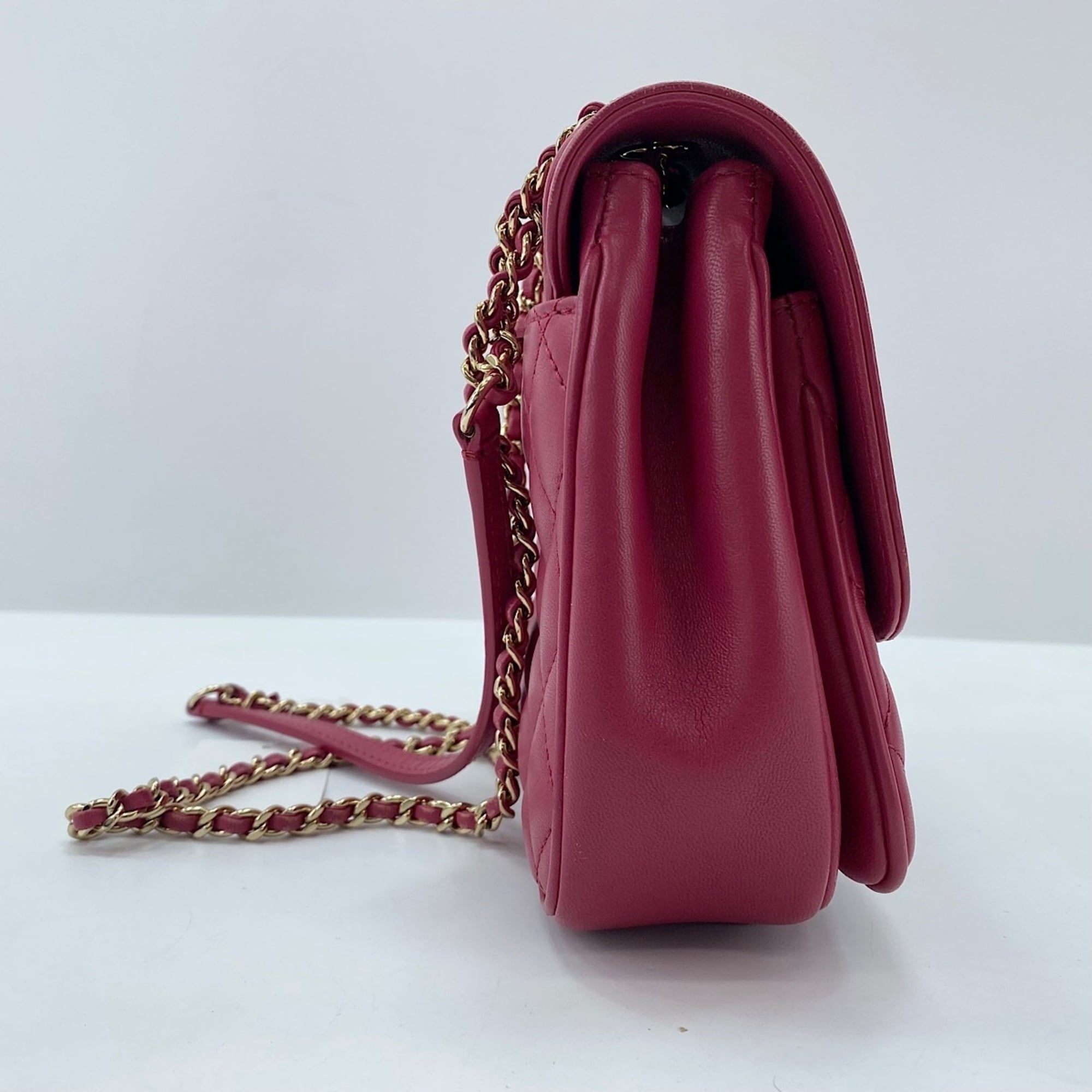 Chanel Matelasse Pink Shoulder Bag (Pre-Owned)