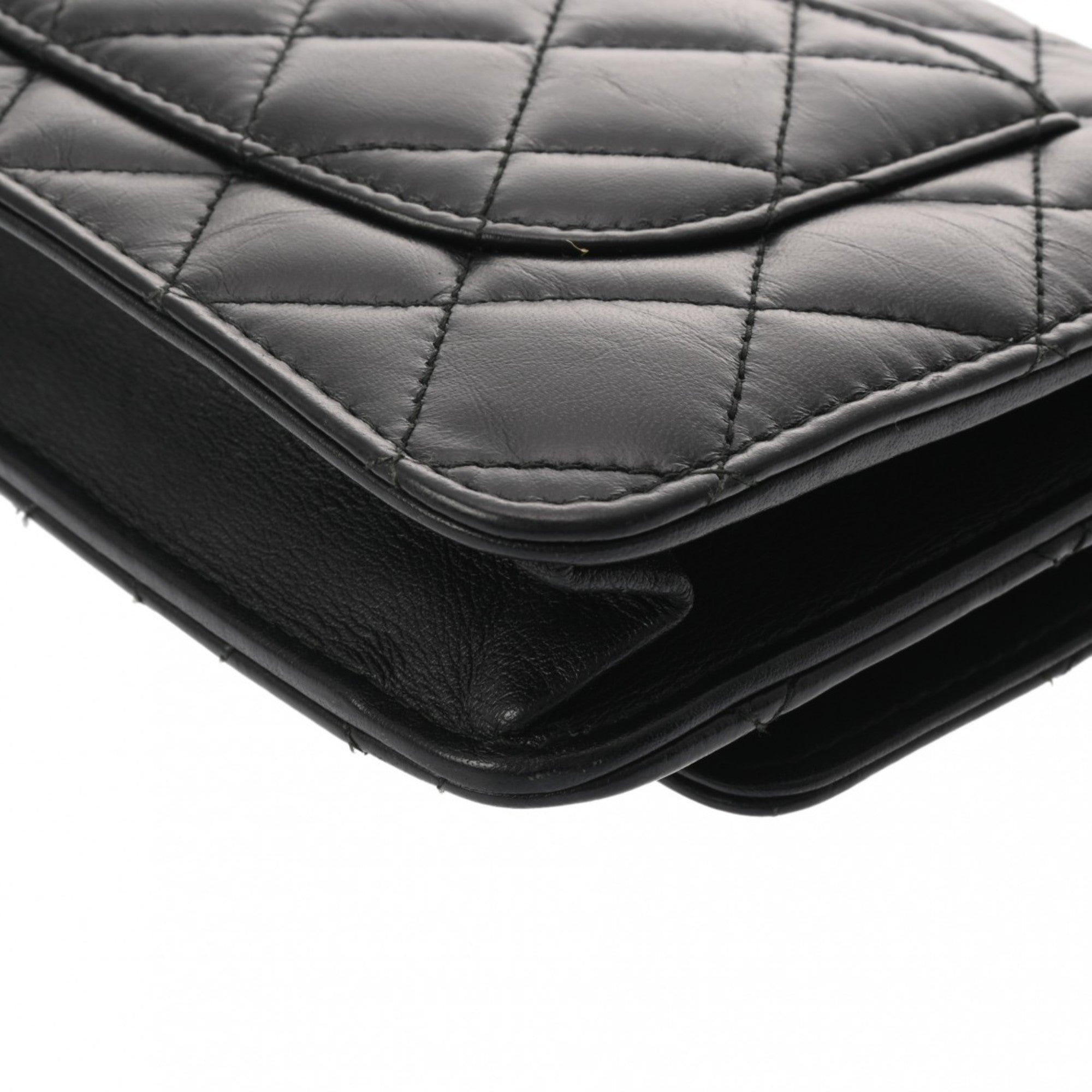 Chanel Black Leather Pouch Shoulder Bag (Pre-Owned)