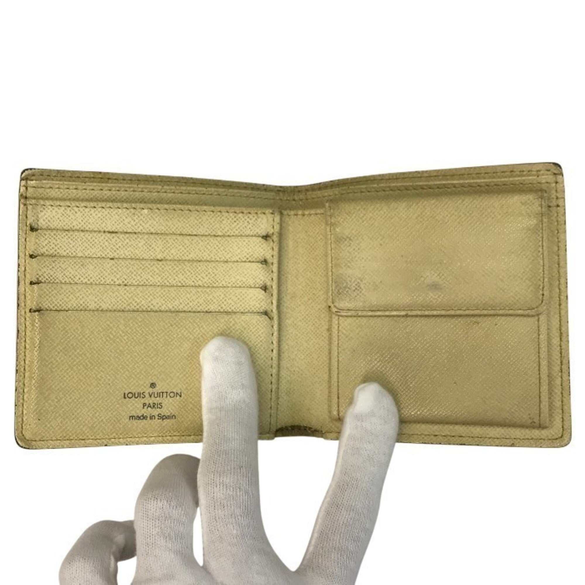 Louis Vuitton White Damier Azur Wallet (Bi-Fold) (Pre-Owned)
