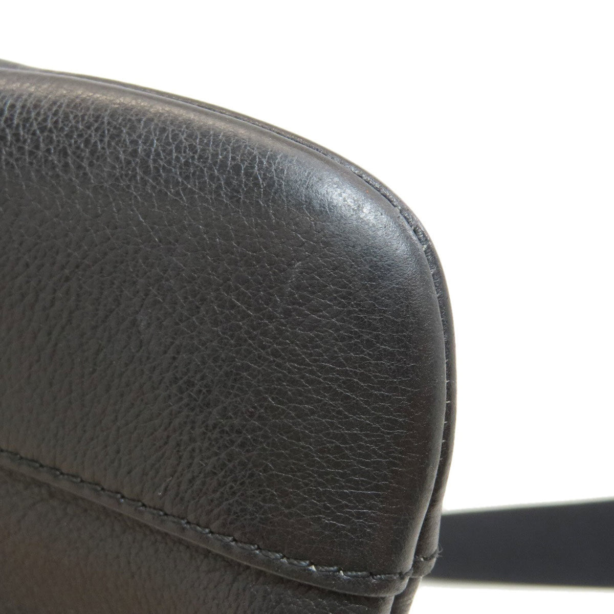 Loewe Black Leather Shoulder Bag (Pre-Owned)