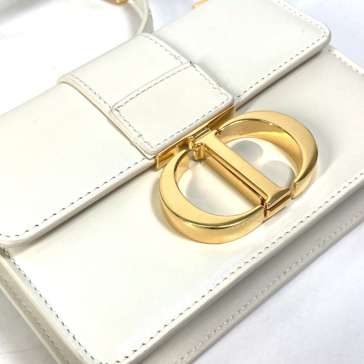 Christian Dior White Leather Shoulder Bag (Pre-Owned)