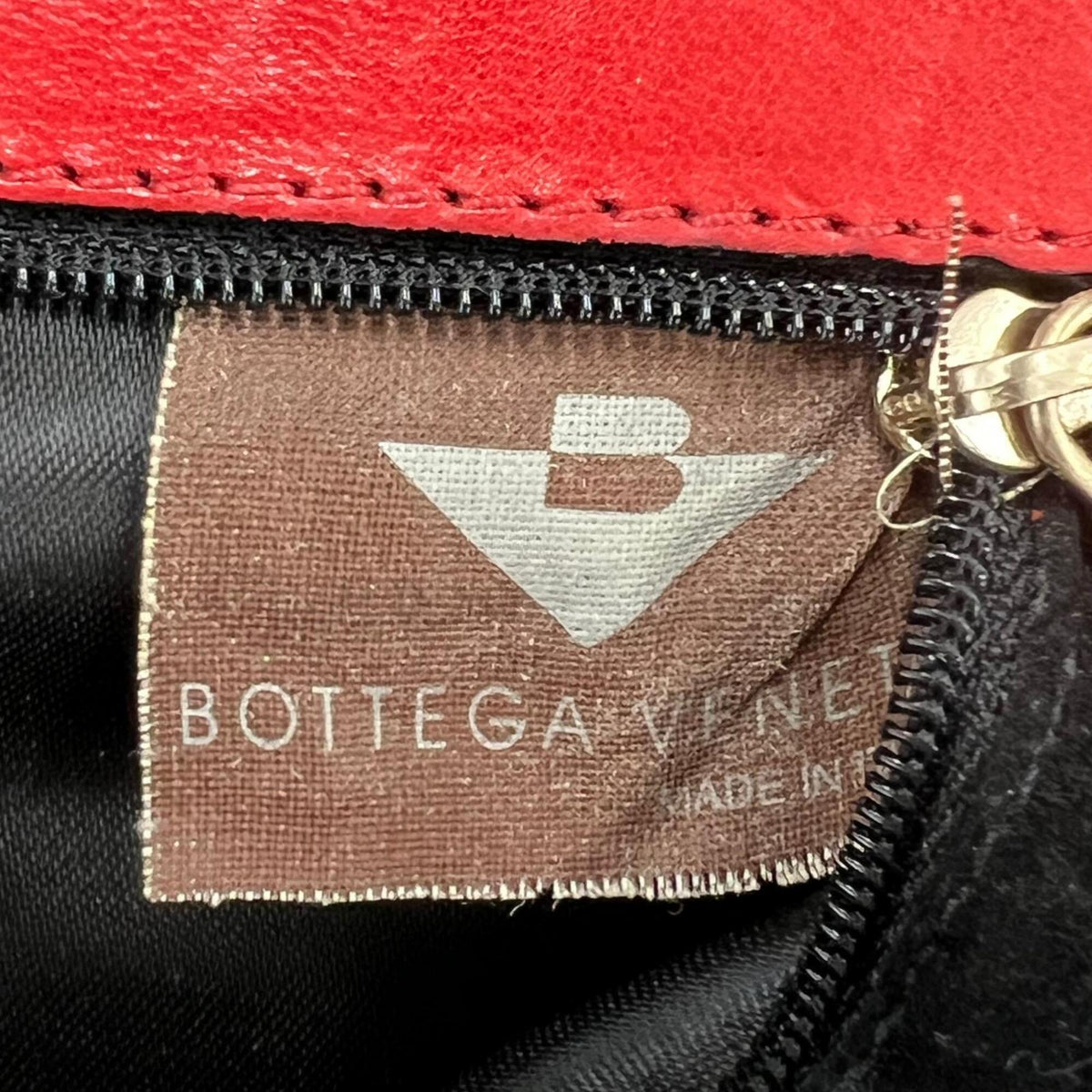 Bottega Veneta Red Color Leather Handbag (Pre-Owned)