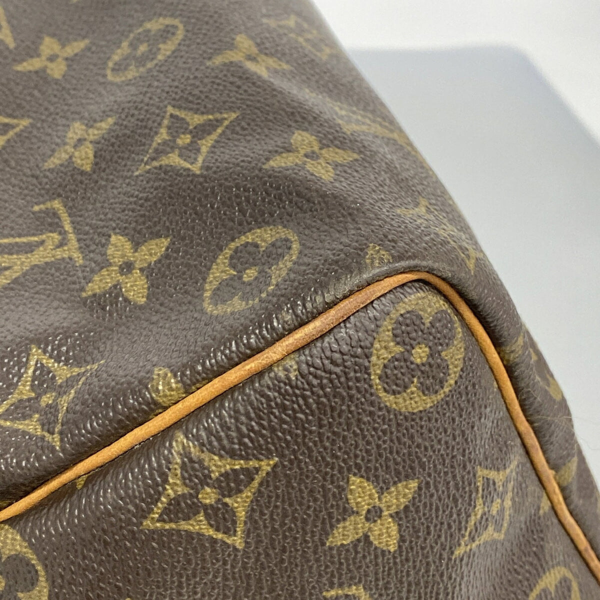 Louis Vuitton Brown Handbag (Pre-Owned)