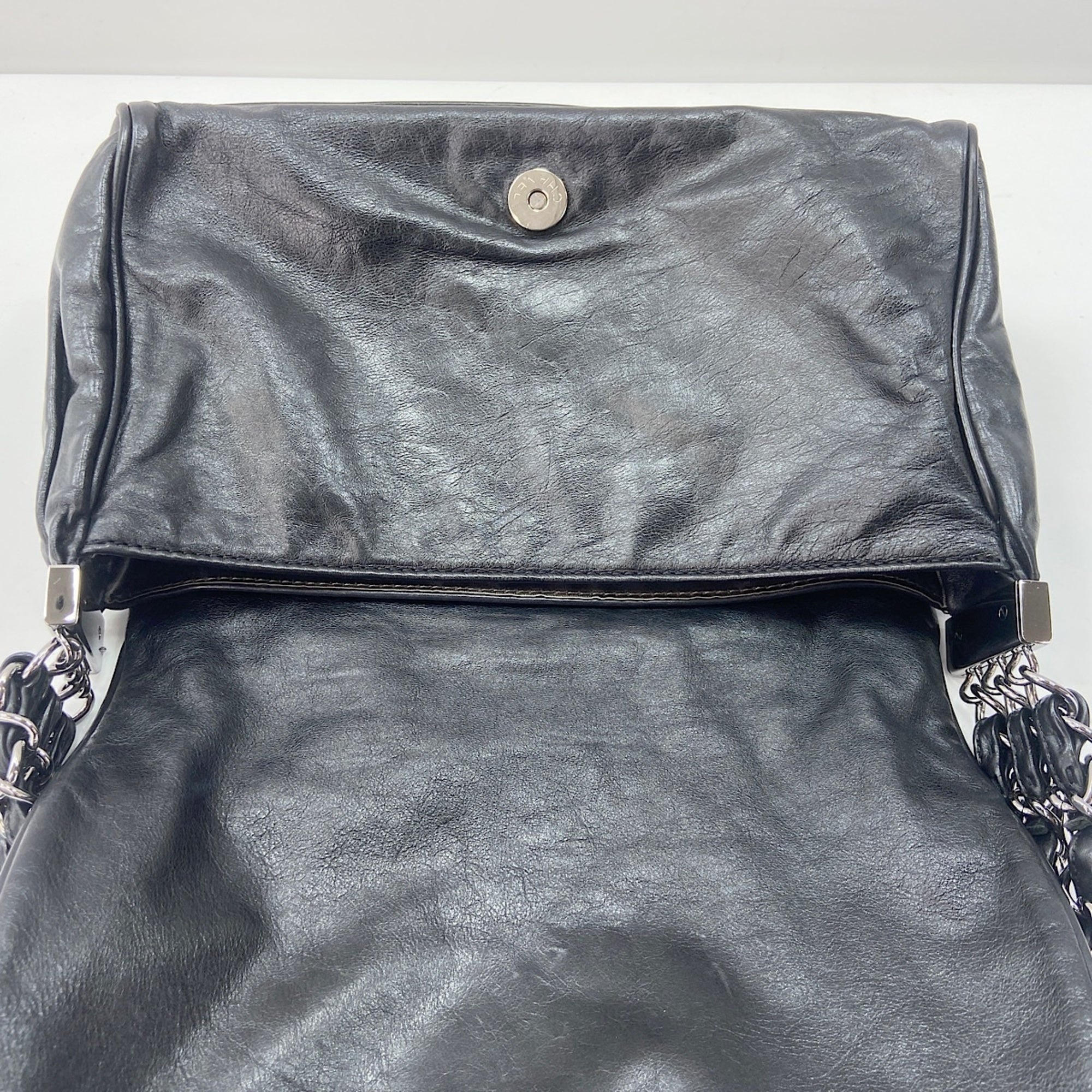 Chanel Black Shoulder Bag (Pre-Owned)