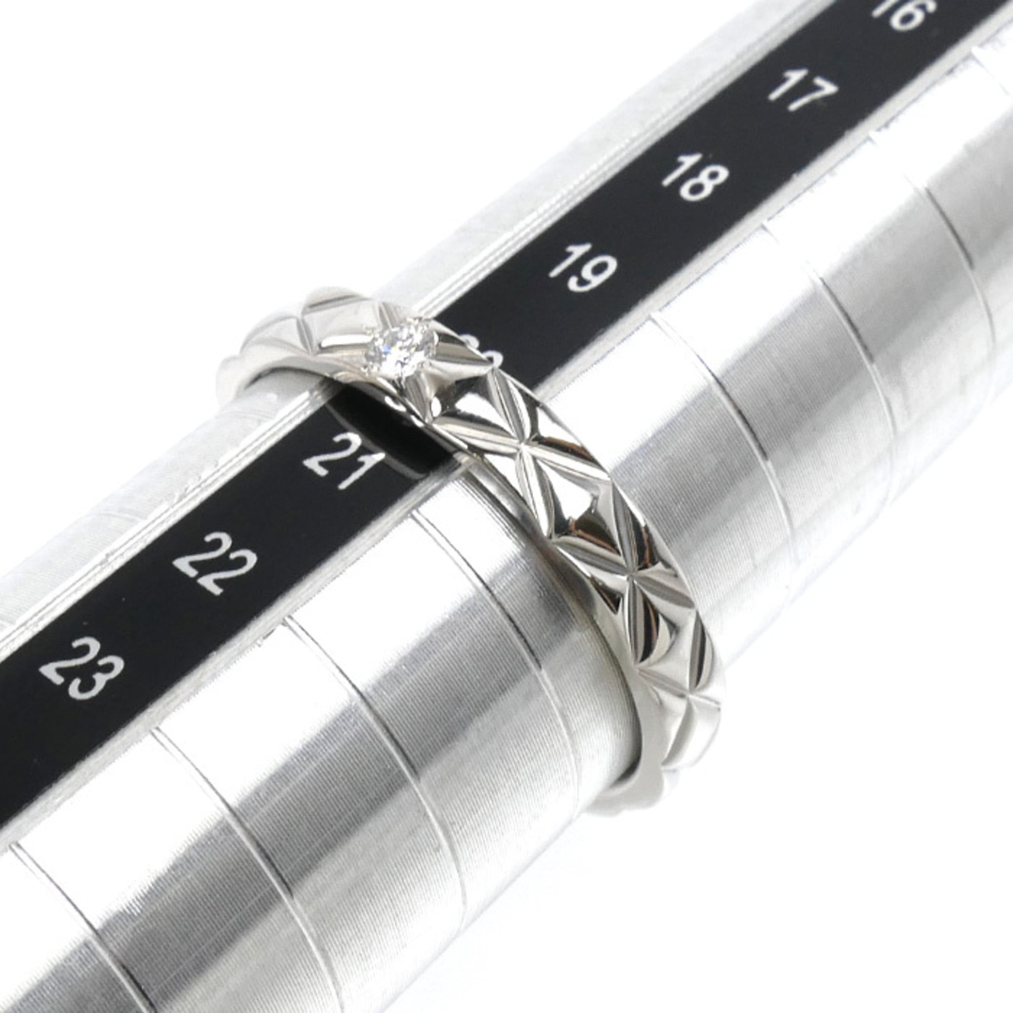 Chanel Platinum 950 Band Ring (Pre-Owned)
