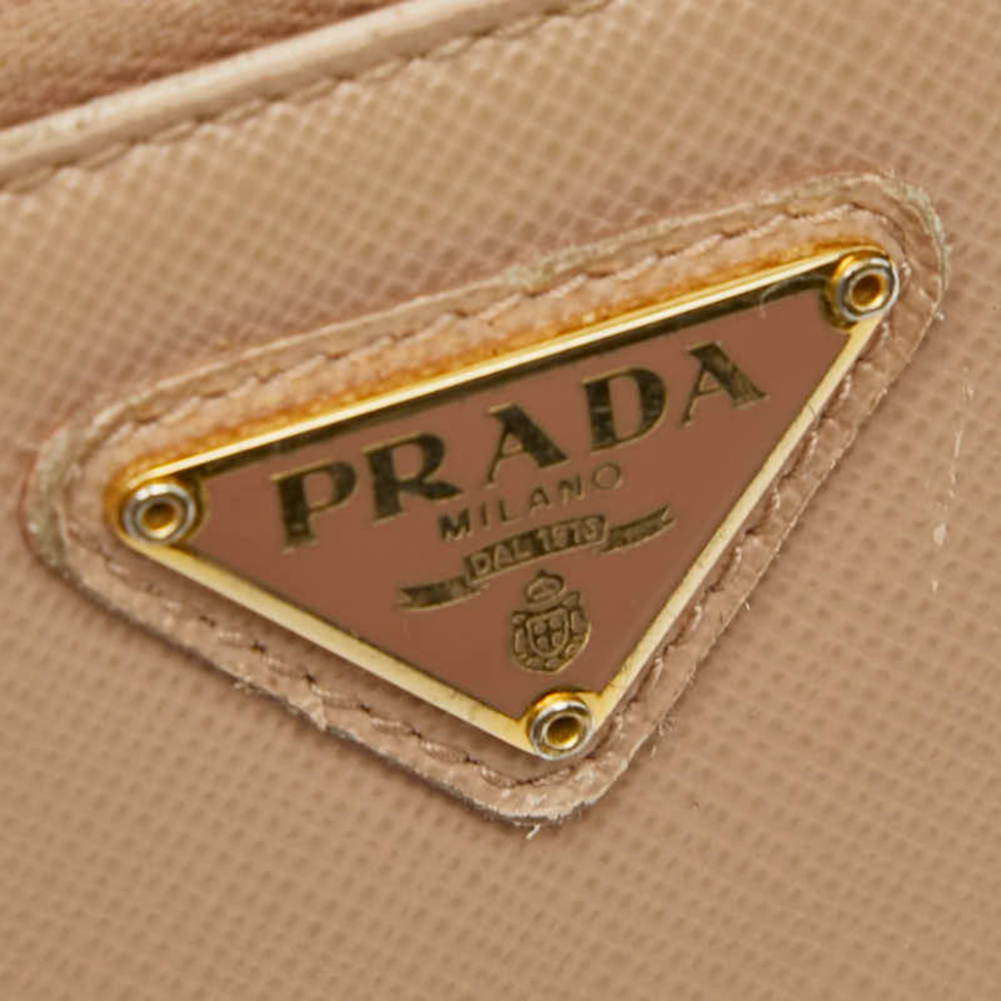 Prada Beige Leather Coin Purse/Coin Case (Pre-Owned)