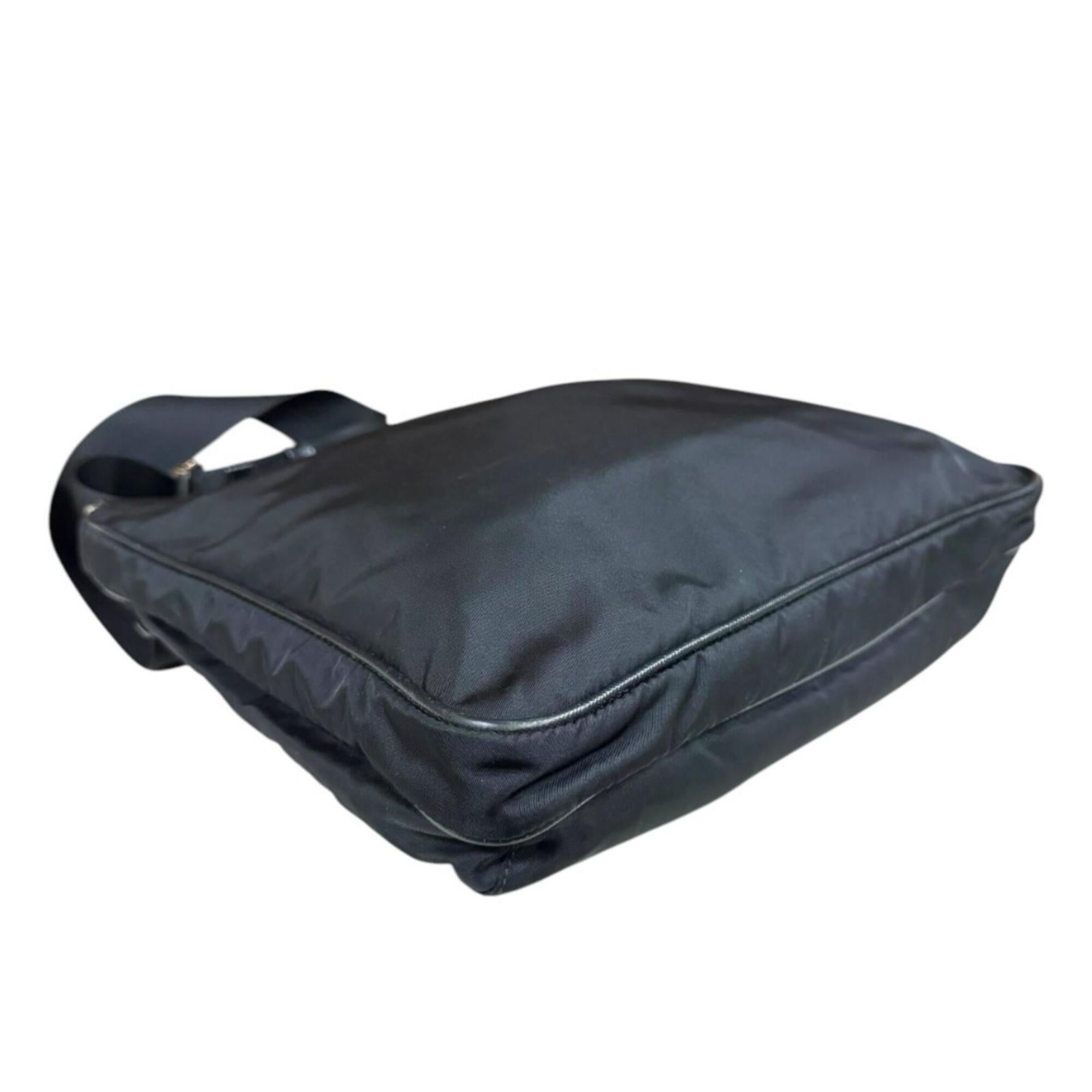 Prada Black Nylon Shoulder Bag (Pre-Owned)