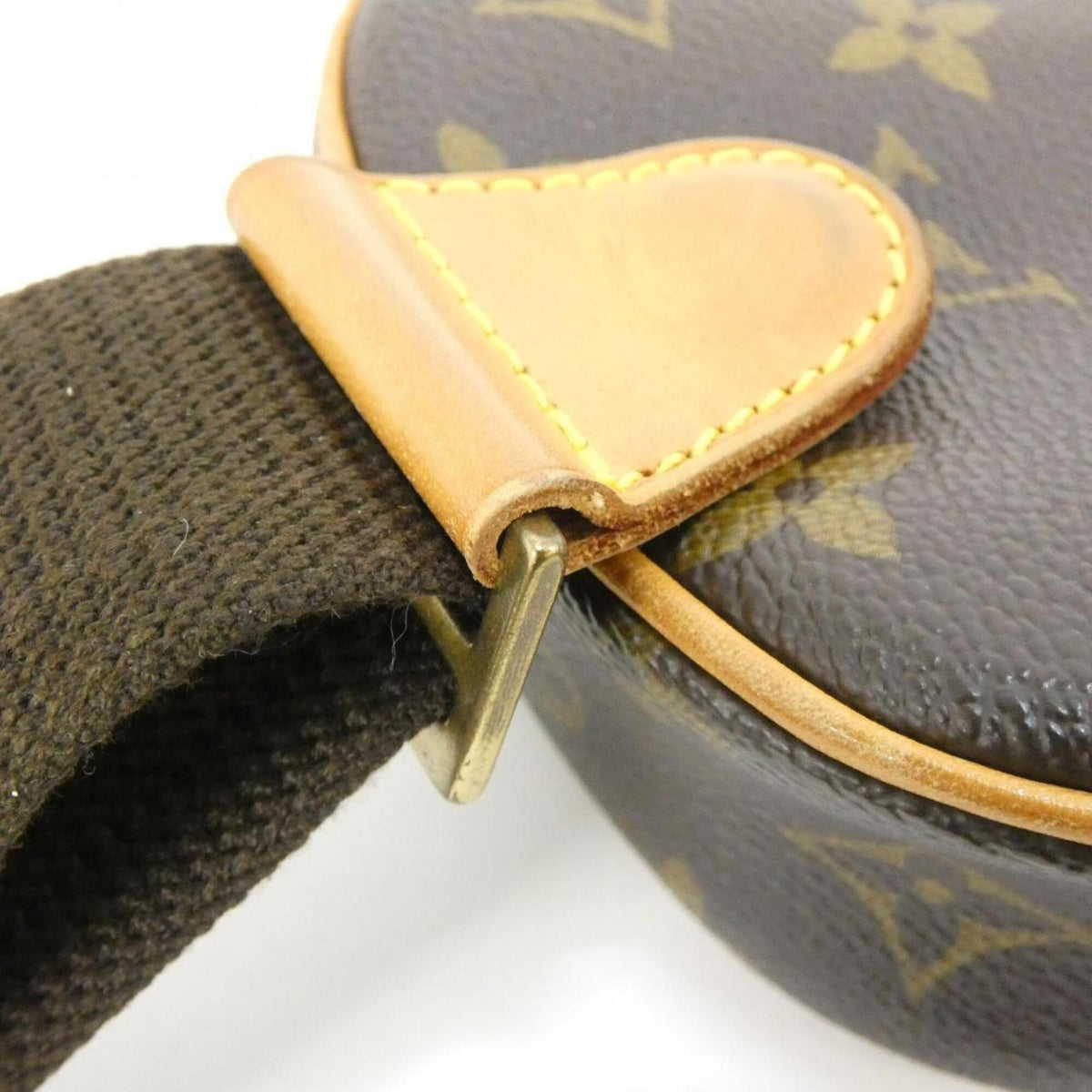Louis Vuitton Marron Coated Canvas Shoulder Bag Sling Bag (Pre-Owned)