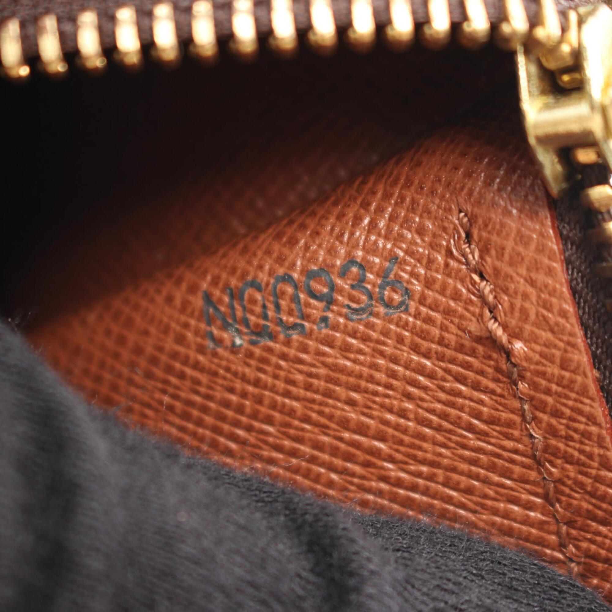 Louis Vuitton Brown Coated Canvas Leather Handbag Pouch (Pre-Owned)