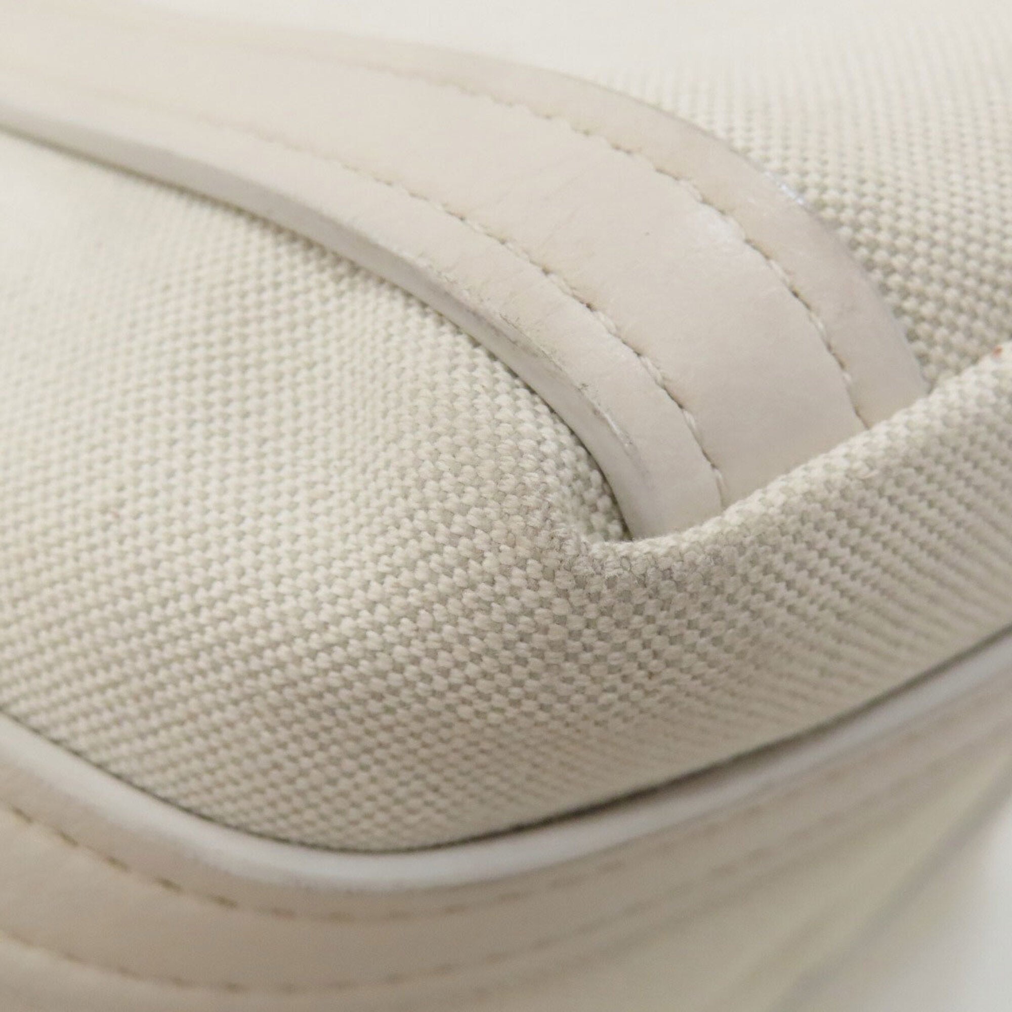 Balenciaga White Canvas Shoulder Bag (Pre-Owned)