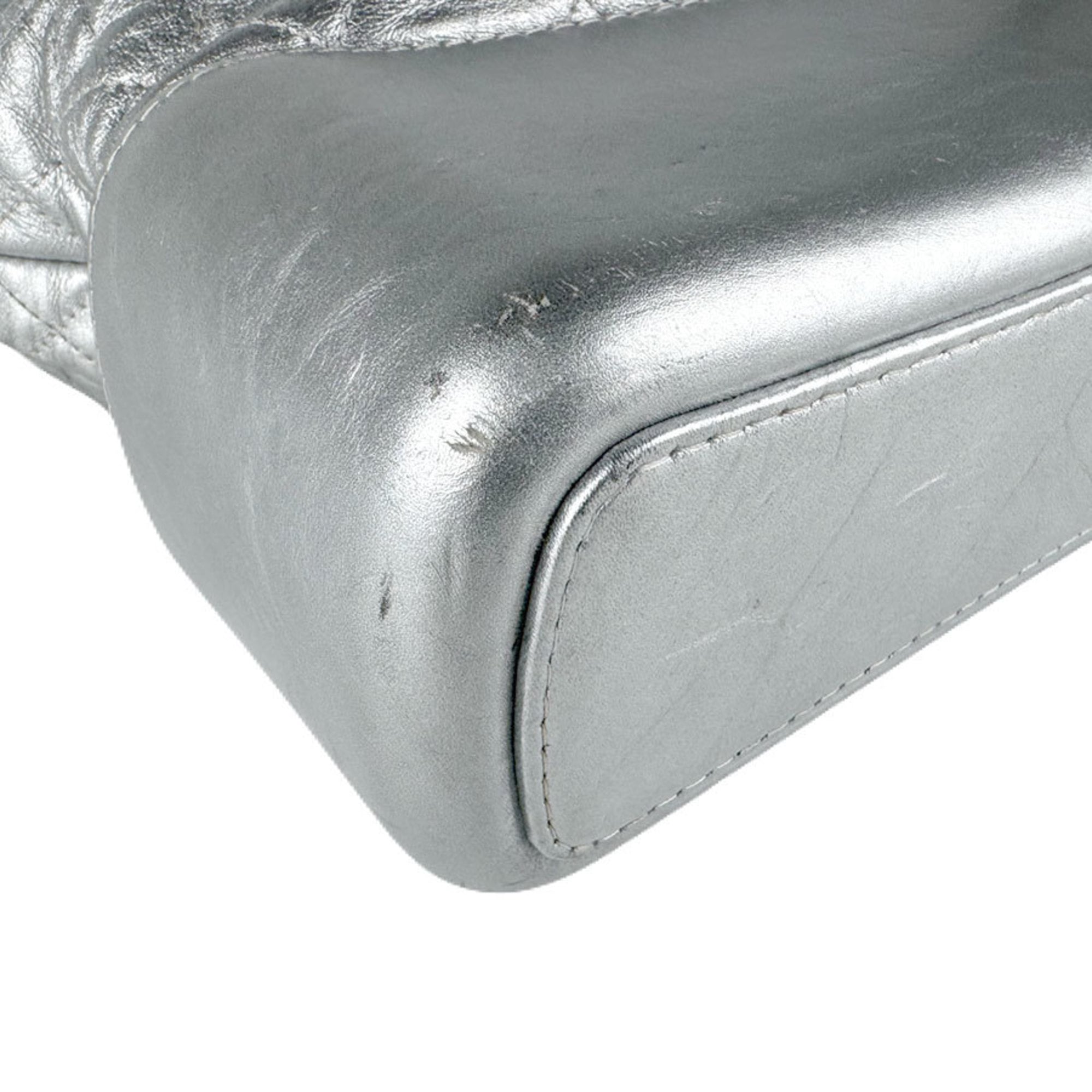 Chanel Silver Leather Shoulder Bag (Pre-Owned)