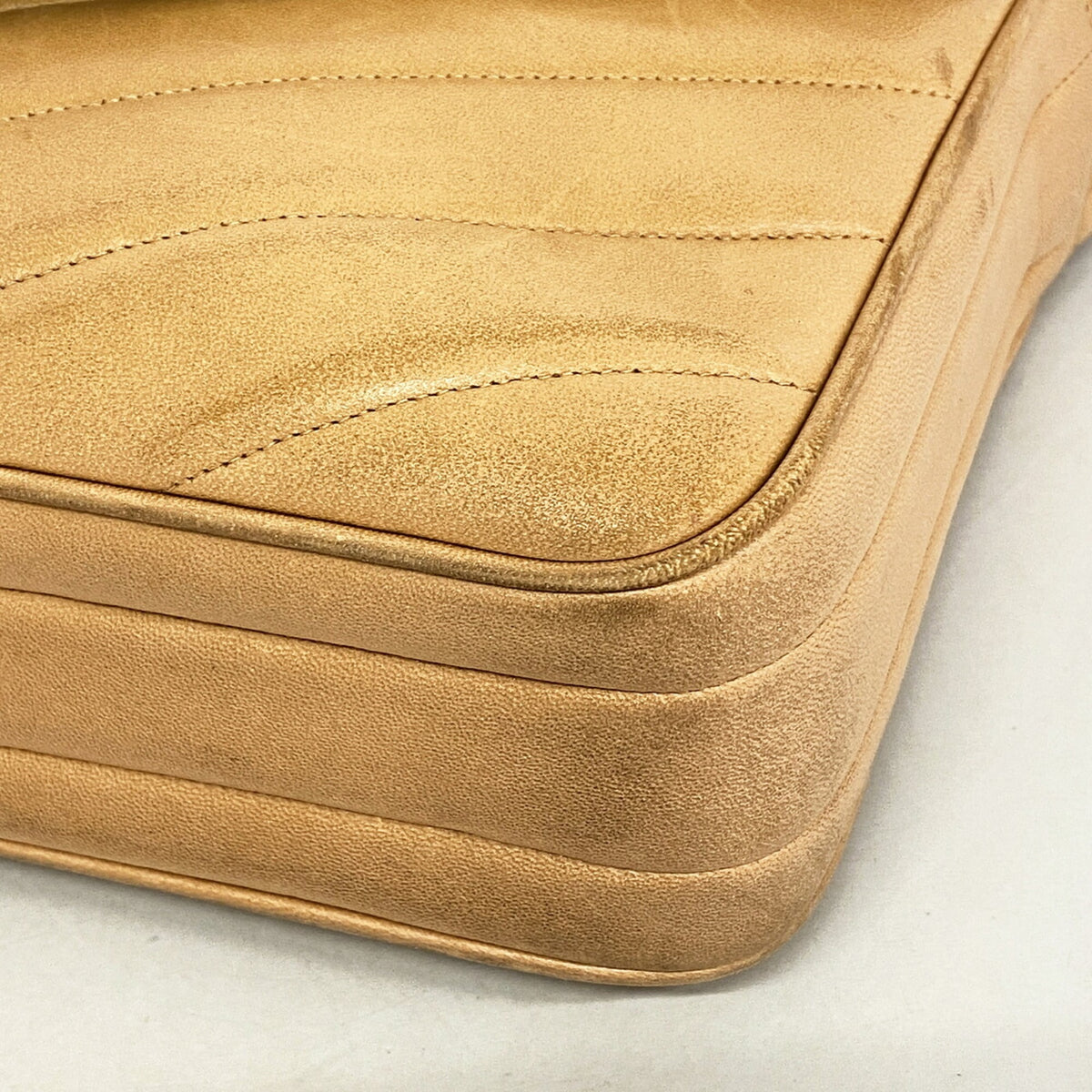 Chanel Brown Leather Shoulder Bag (Pre-Owned)