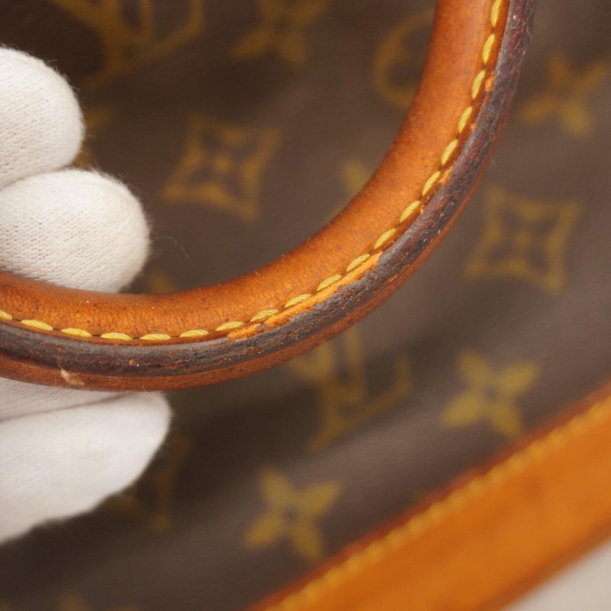 Louis Vuitton Brown Handbag (Pre-Owned)
