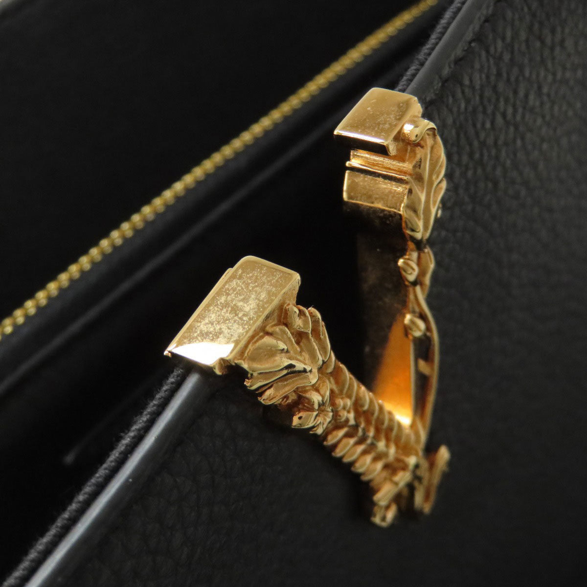 Versace Black Leather Tote Bag (Pre-Owned)