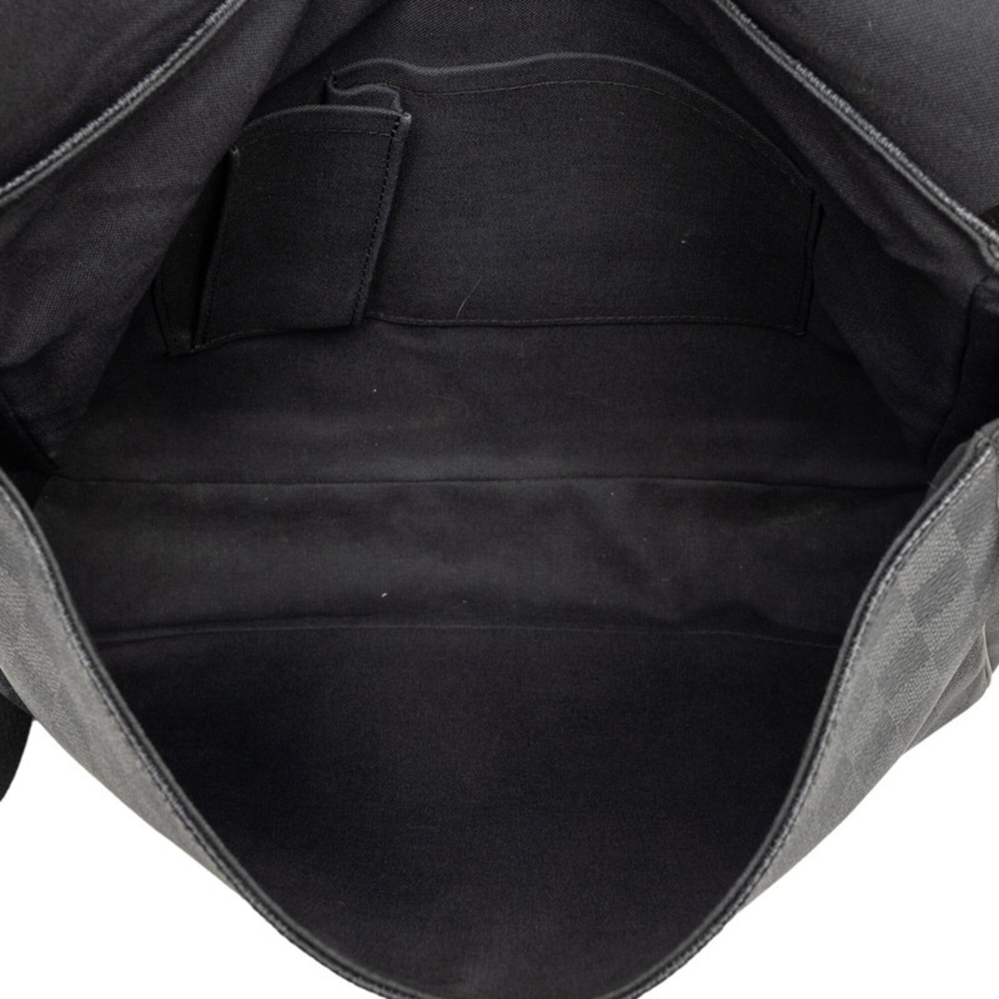 Louis Vuitton Black Pvc Leather Shoulder Bag (Pre-Owned)