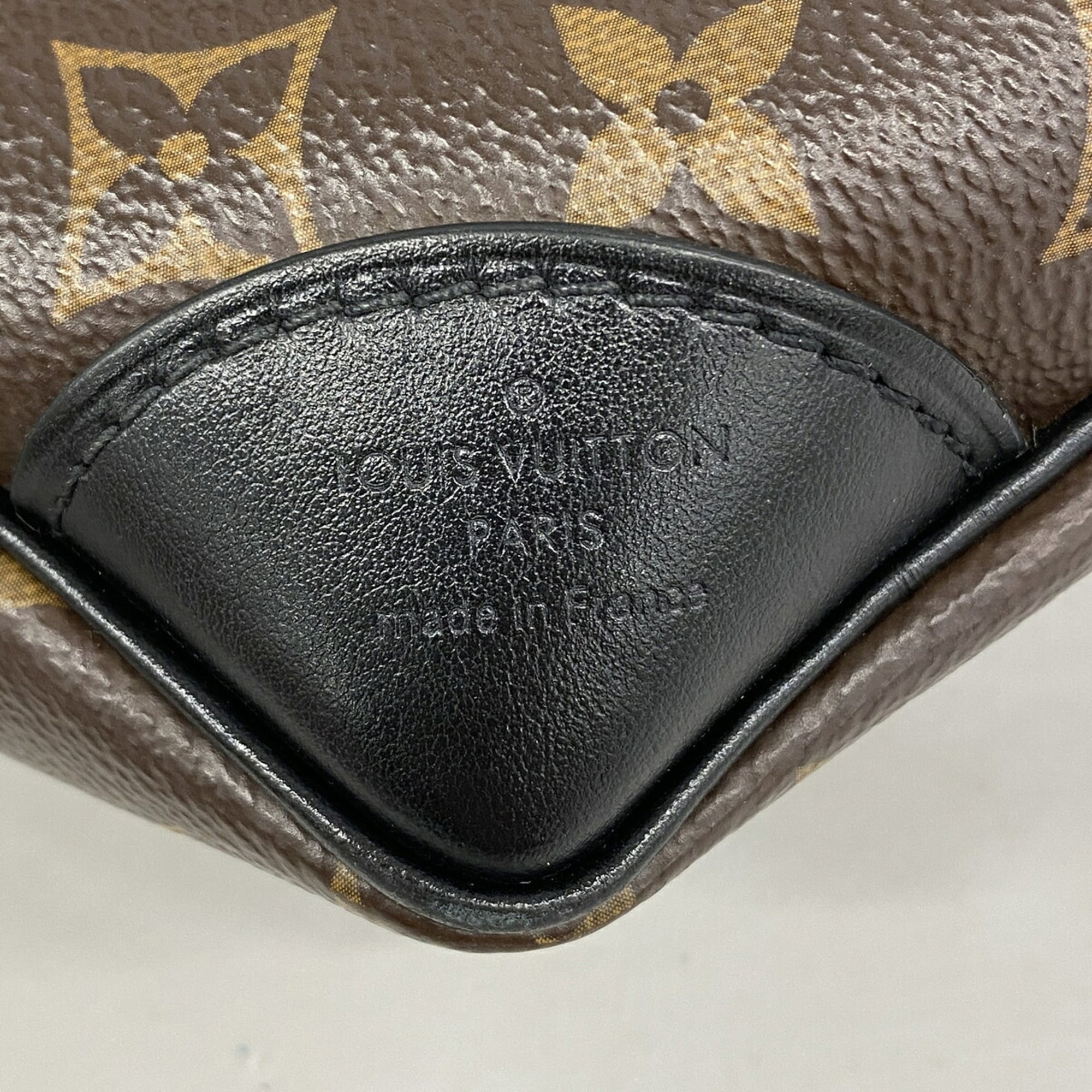 Louis Vuitton Brown Shoulder Bag (Pre-Owned)