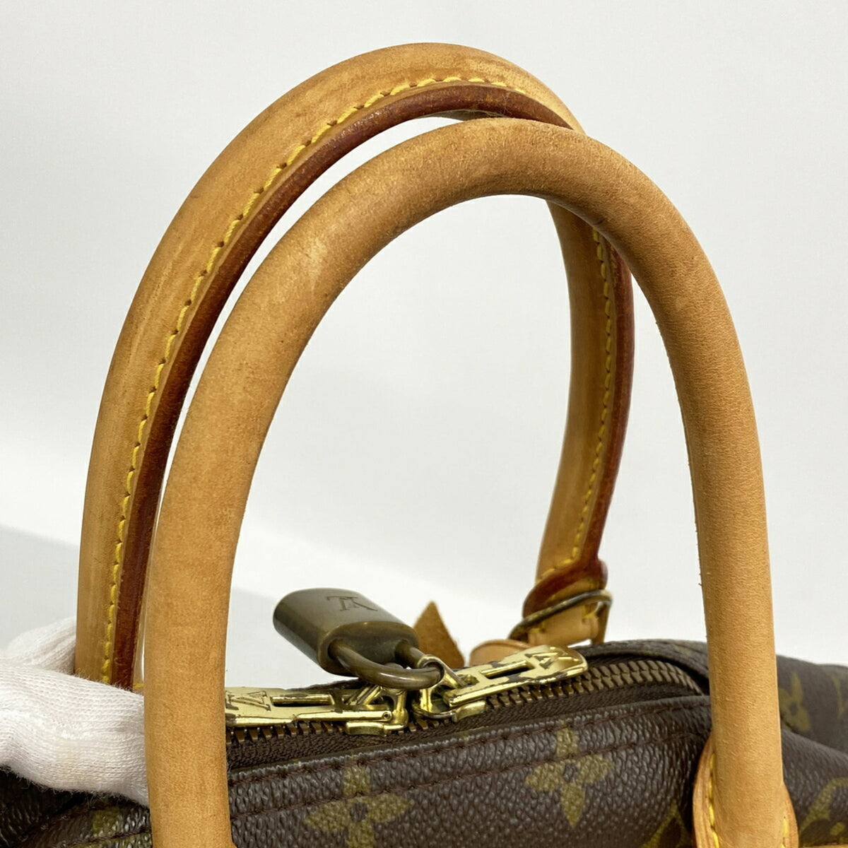 Louis Vuitton Brown Handbag (Pre-Owned)