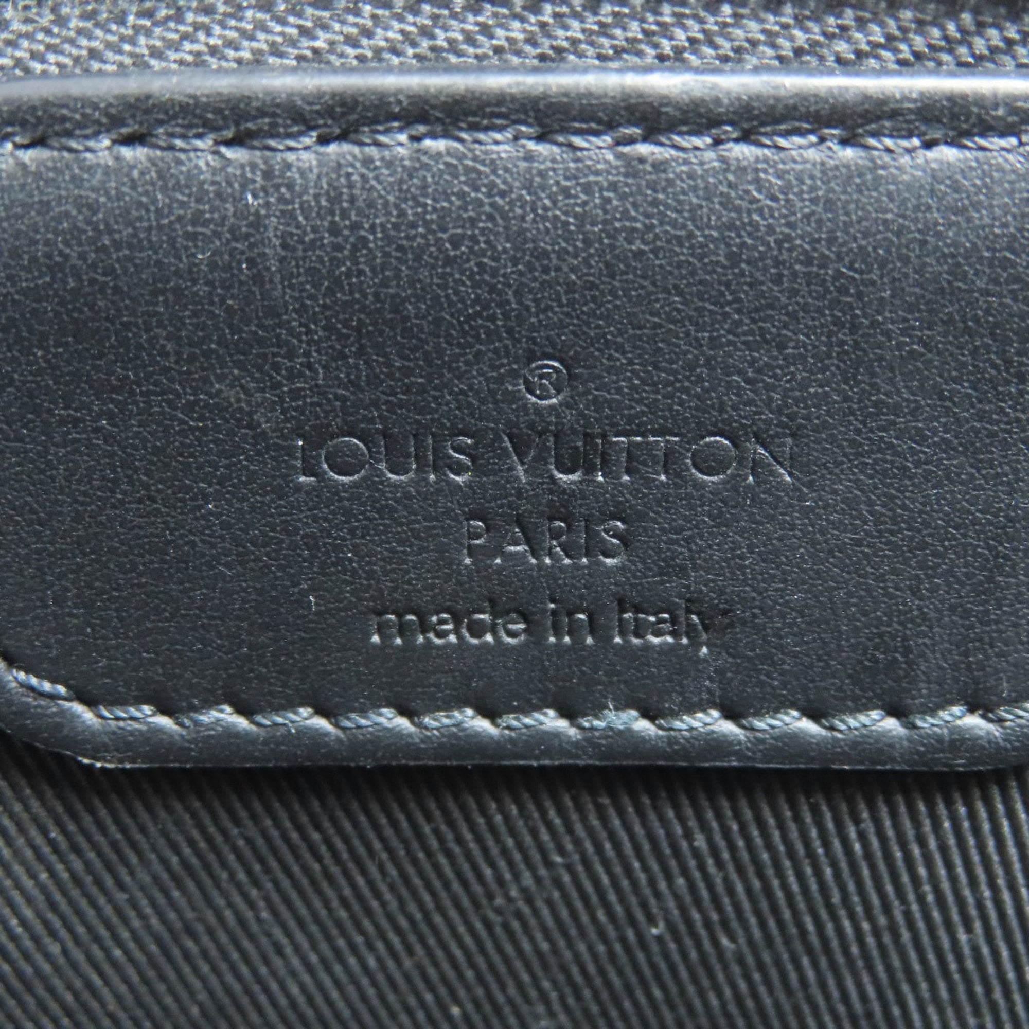 Louis Vuitton Black Leather Handbag (Pre-Owned)