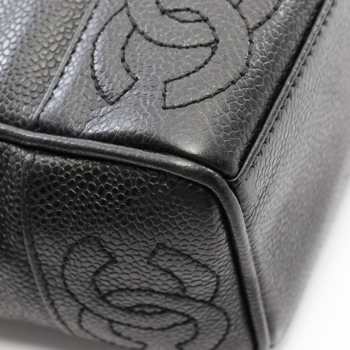 Chanel Black Grained Calfskin Handbag Tote Bag (Pre-Owned)