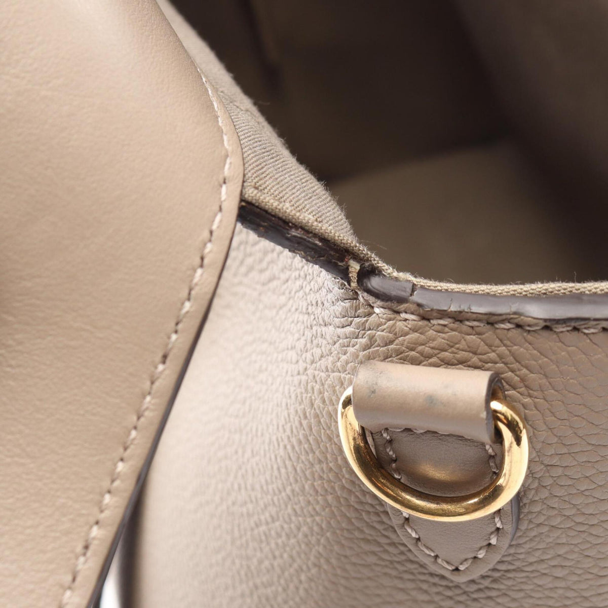Fendi Beige Leather Handbag (Pre-Owned)