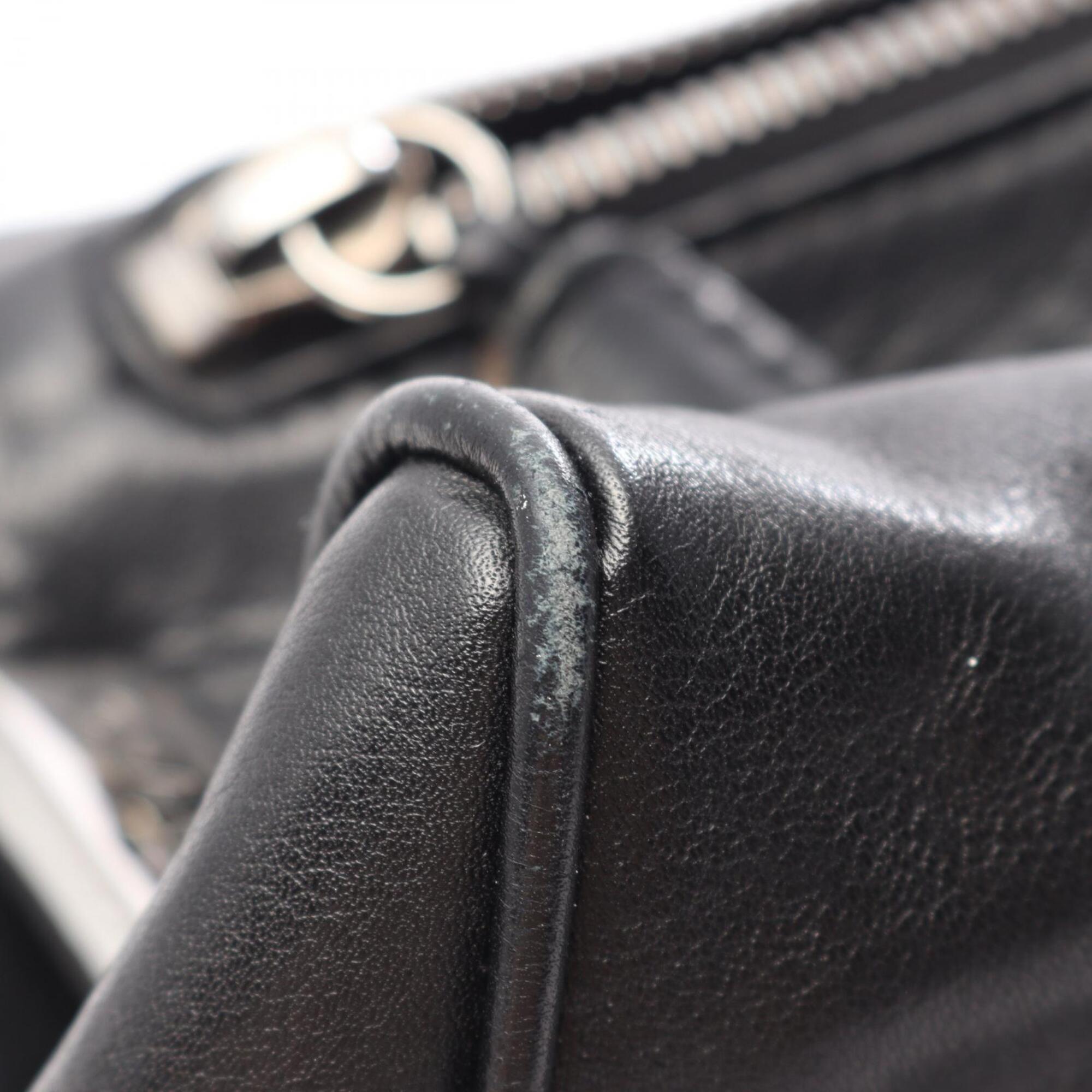 Chanel Black Leather Handbag (Pre-Owned)