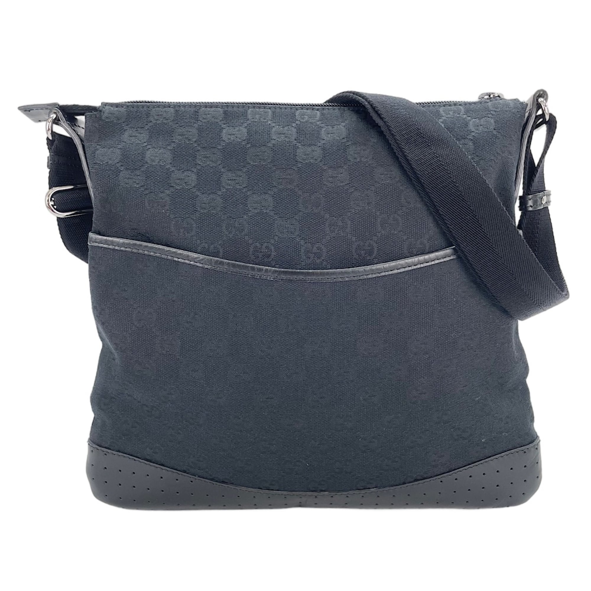 Gucci Black Shoulder Bag (Pre-Owned)