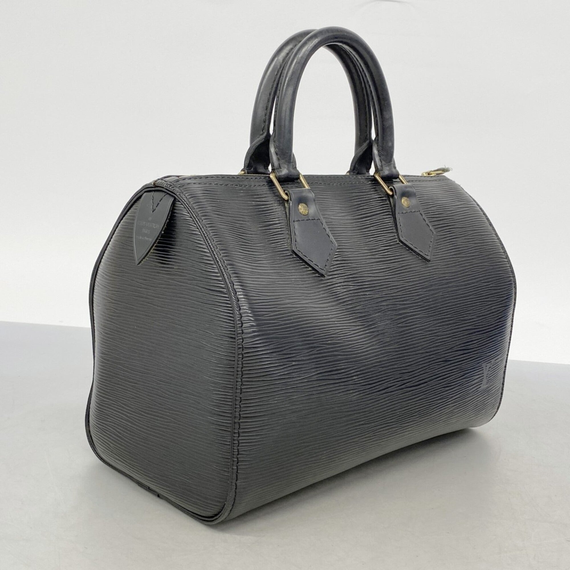 Louis Vuitton Noir Handbag (Pre-Owned)
