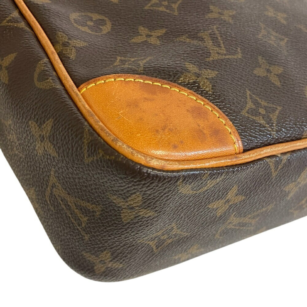 Louis Vuitton Brown Leather Shoulder Bag (Pre-Owned)