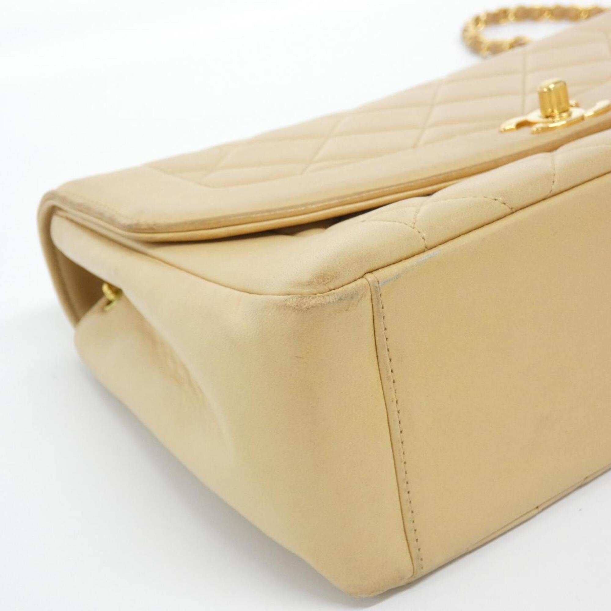 Chanel Beige Leather Shoulder Bag (Pre-Owned)