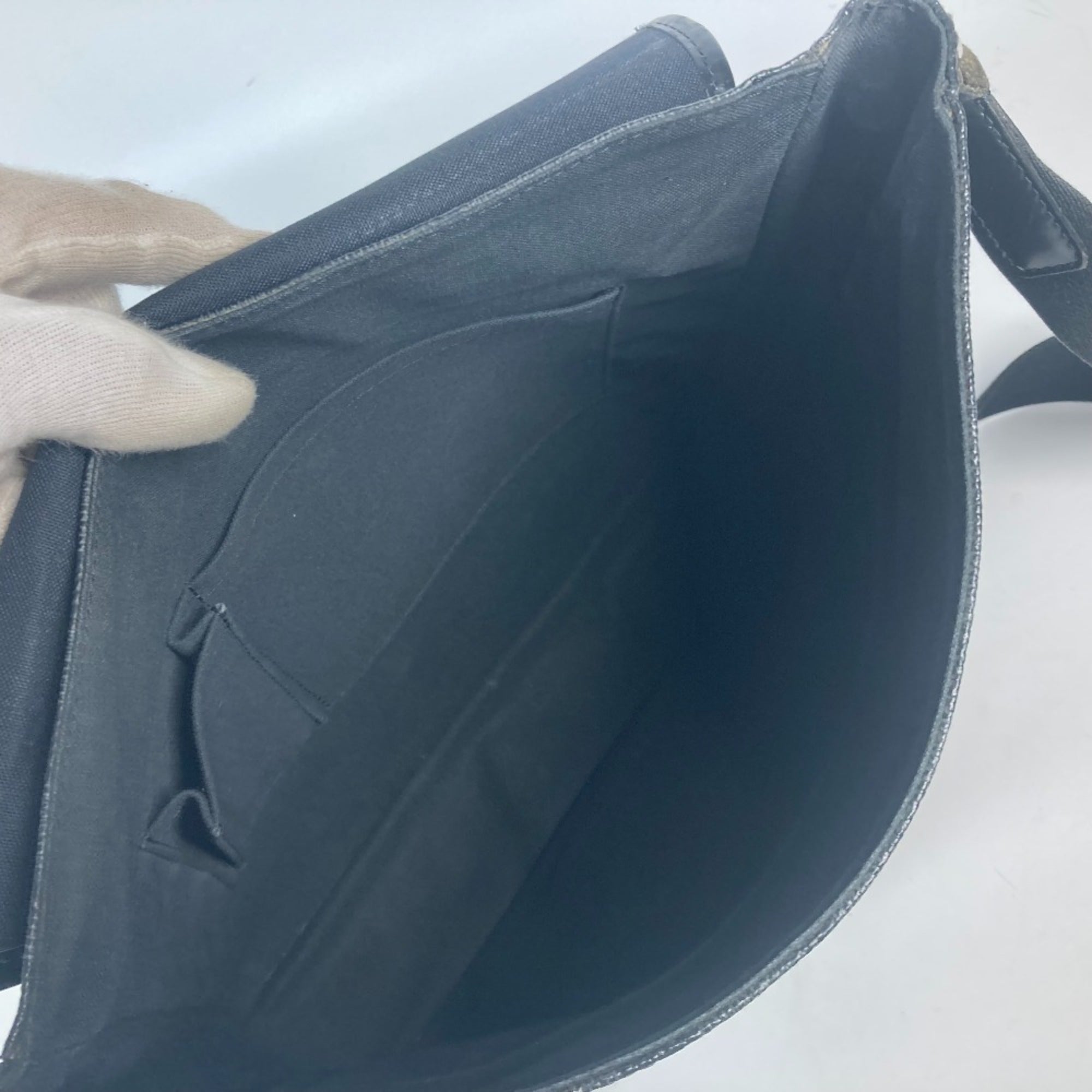 Louis Vuitton Black Damier Graphite Messenger Bag Shoulder Bag (Pre-Owned)