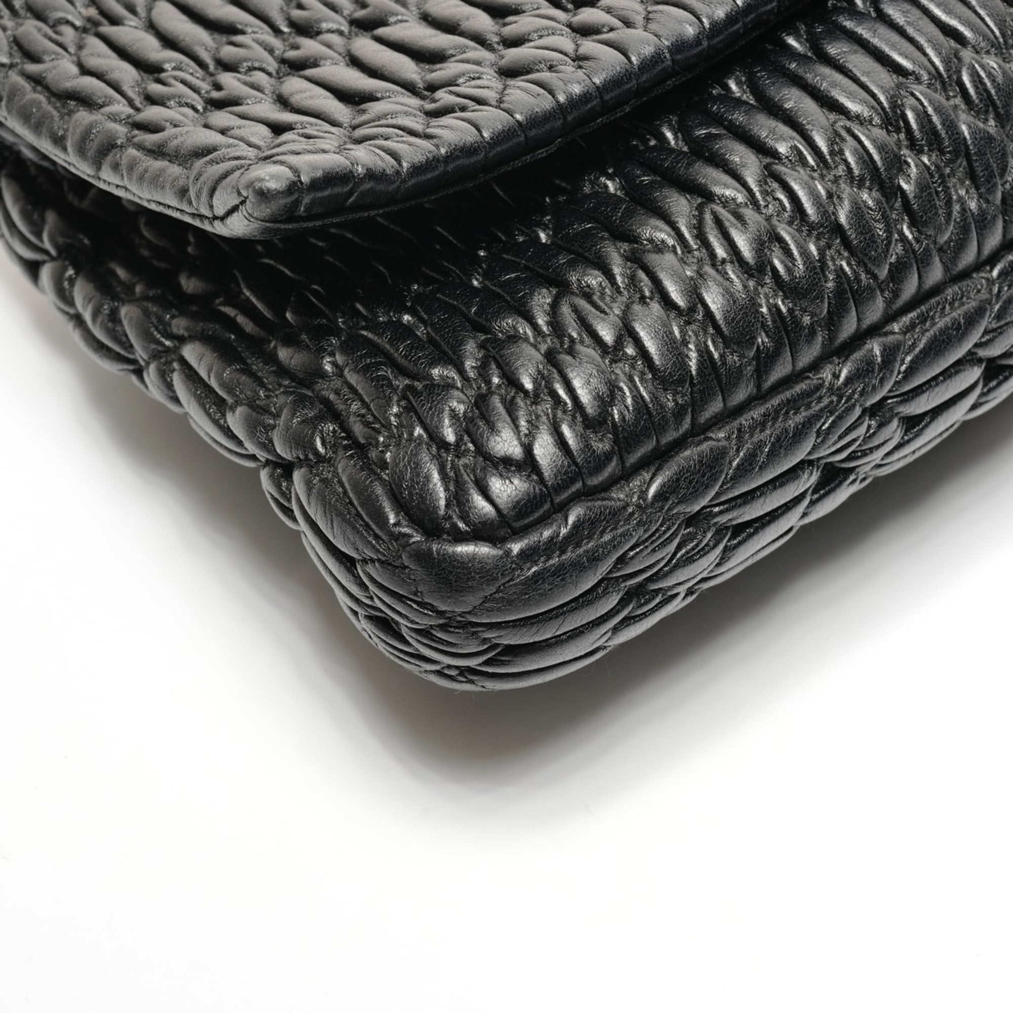 Miu Miu Black Shoulder Bag (Pre-Owned)