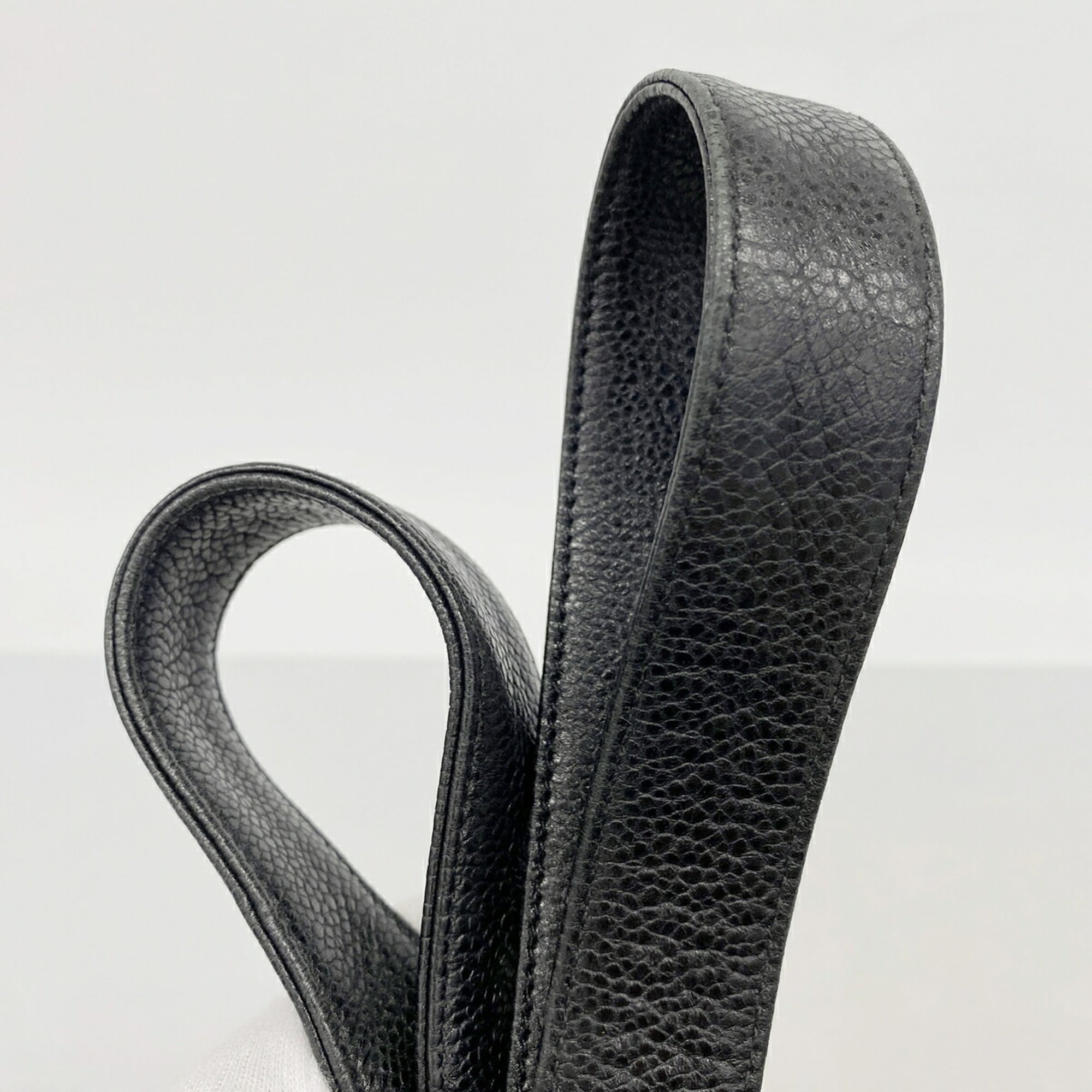 Chanel Black Grained Calfskin Shoulder Bag (Pre-Owned)