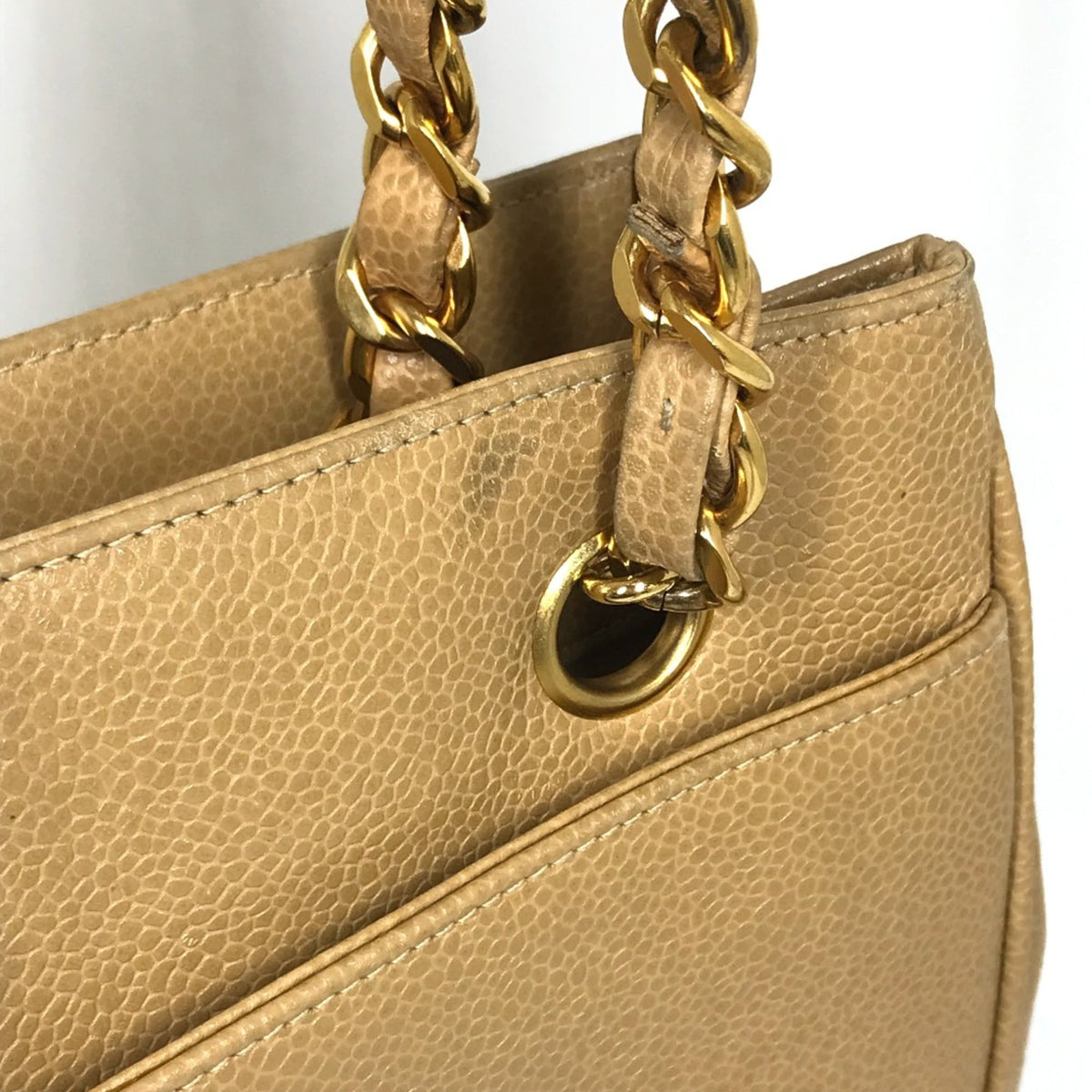 Chanel Beige Leather Shoulder Bag (Pre-Owned)