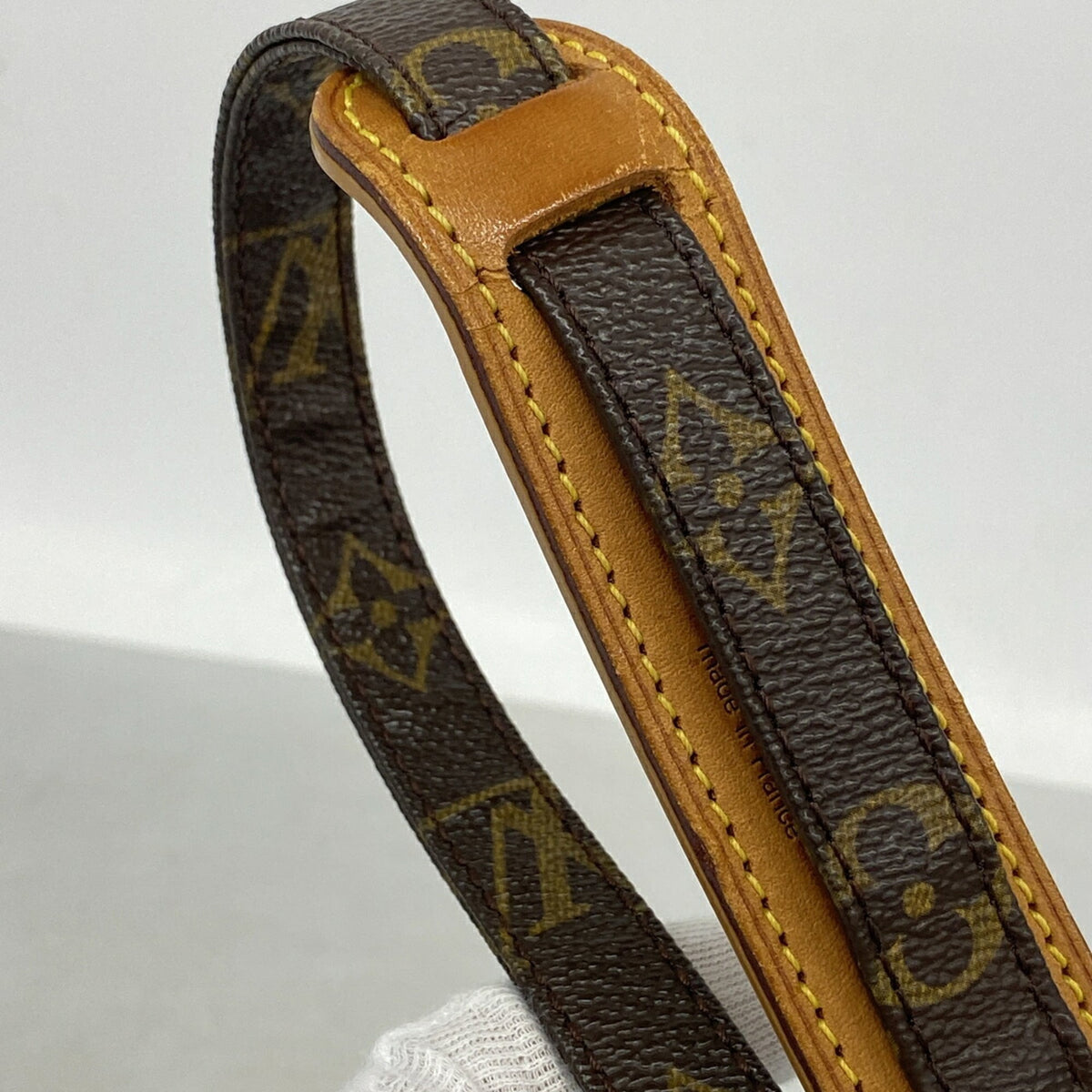 Louis Vuitton Brown Shoulder Bag (Pre-Owned)