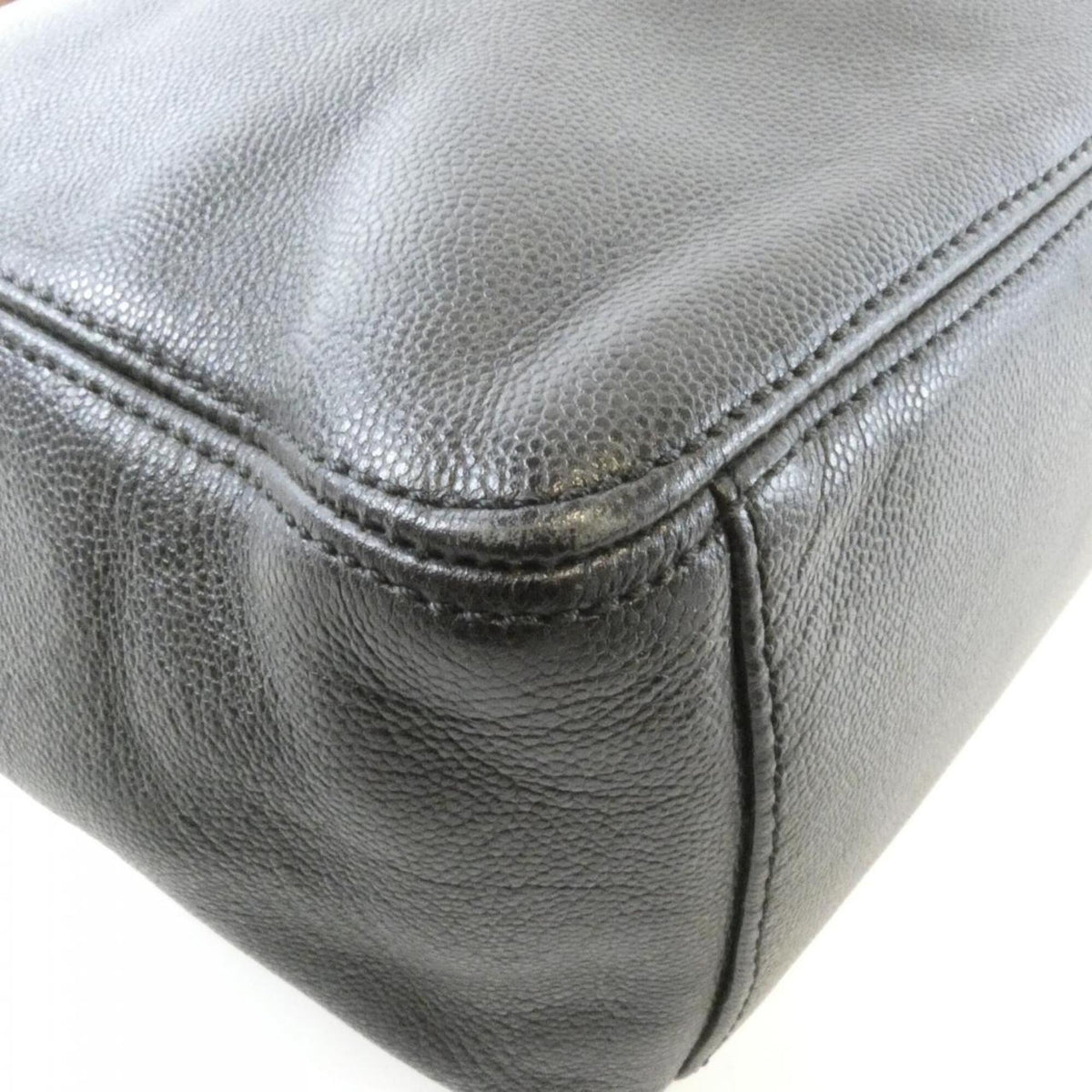 Chanel Black Grained Calfskin Handbag (Pre-Owned)