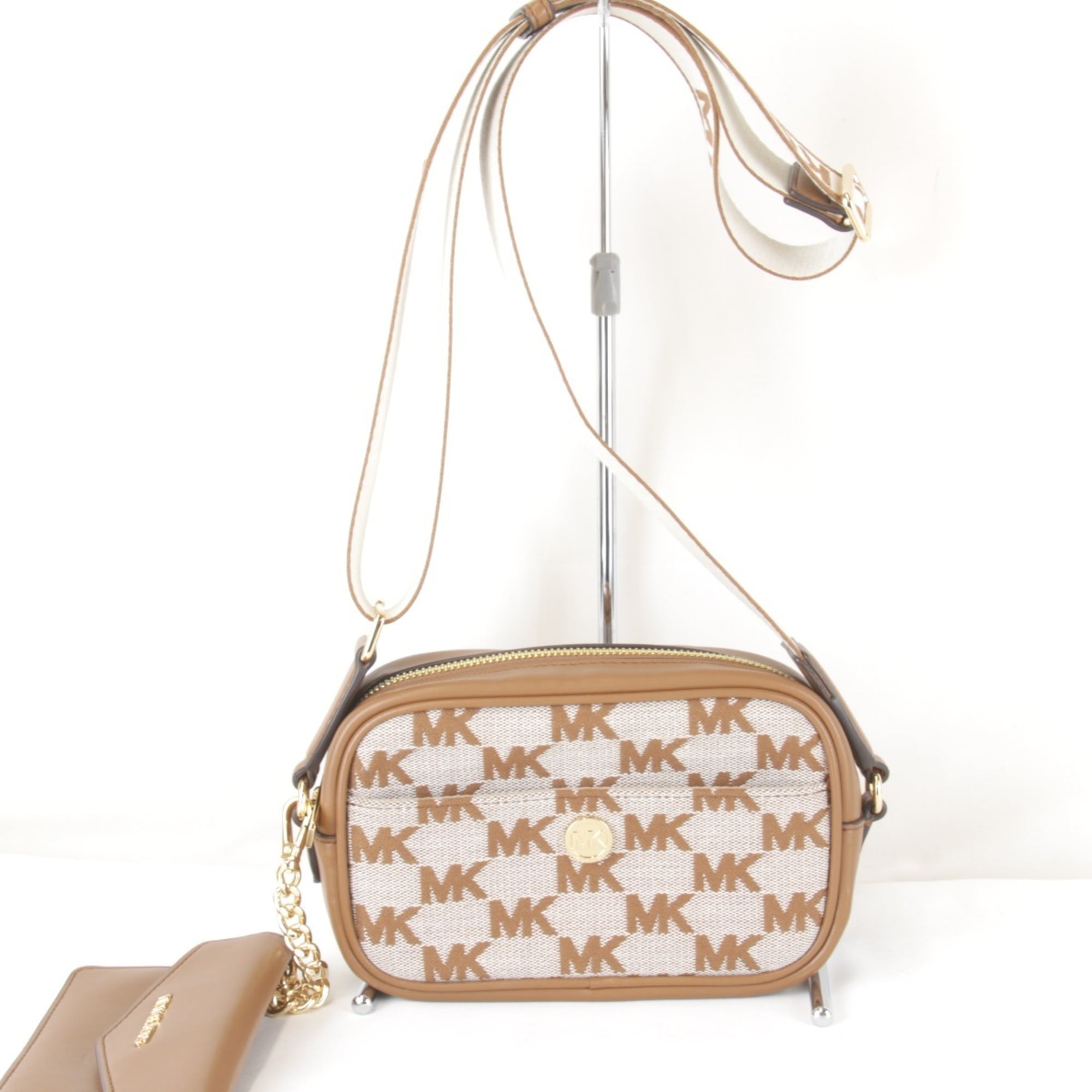 Michael Kors Brown Canvas Leather Pouch Shoulder Bag (Pre-Owned)