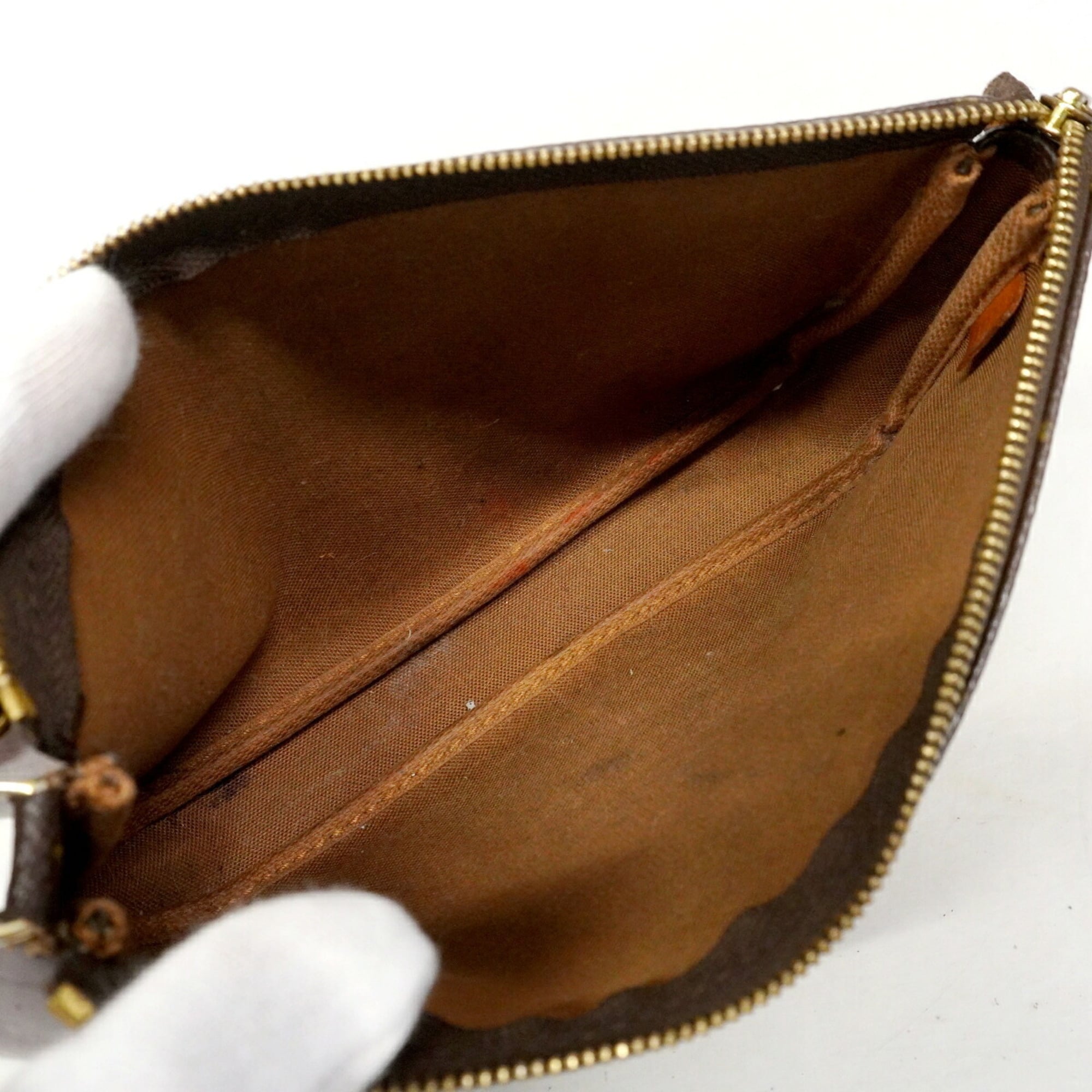 Louis Vuitton Brown Pouch (Pre-Owned)