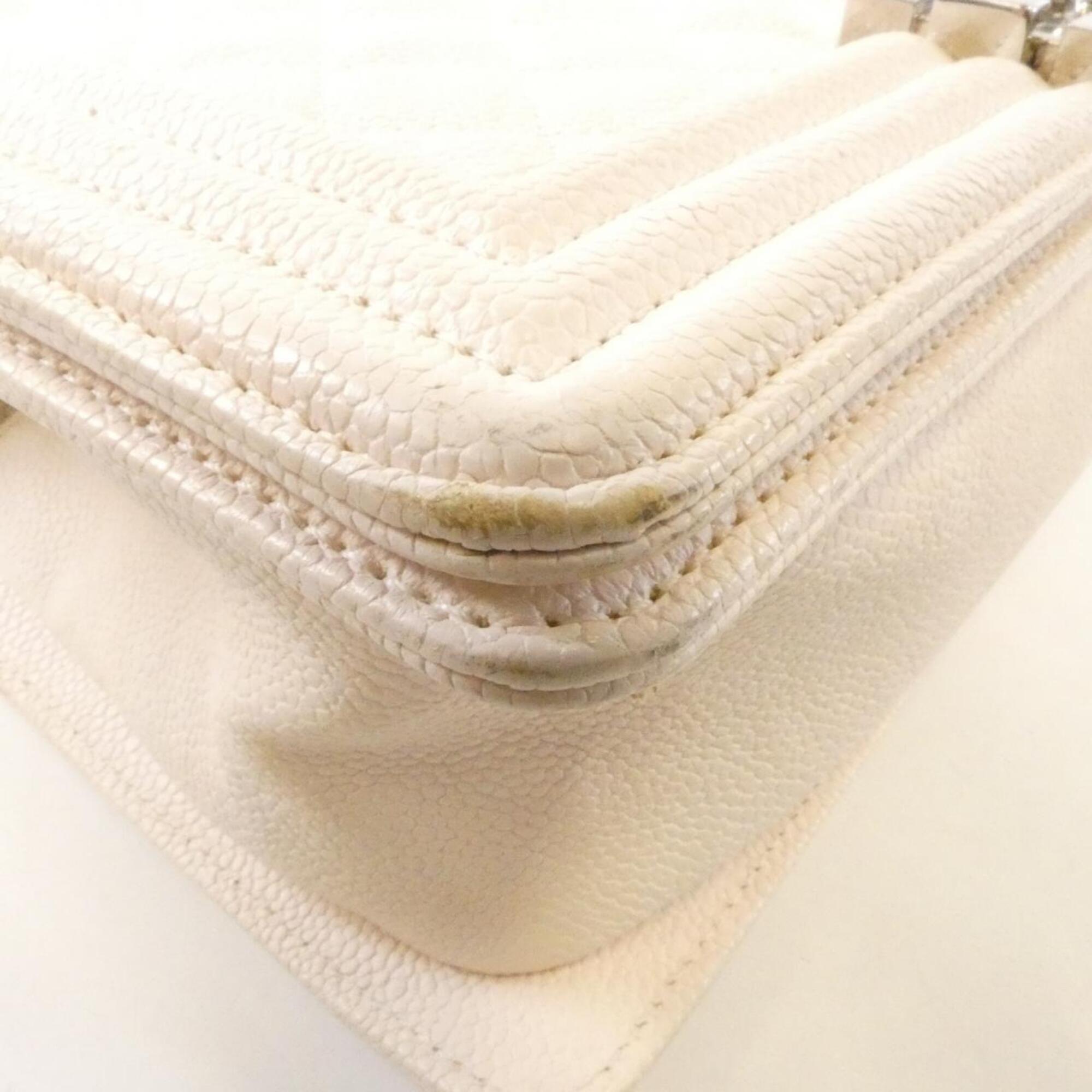 Chanel Boy Chanel White Grained Calfskin Shoulder Bag (Pre-Owned)