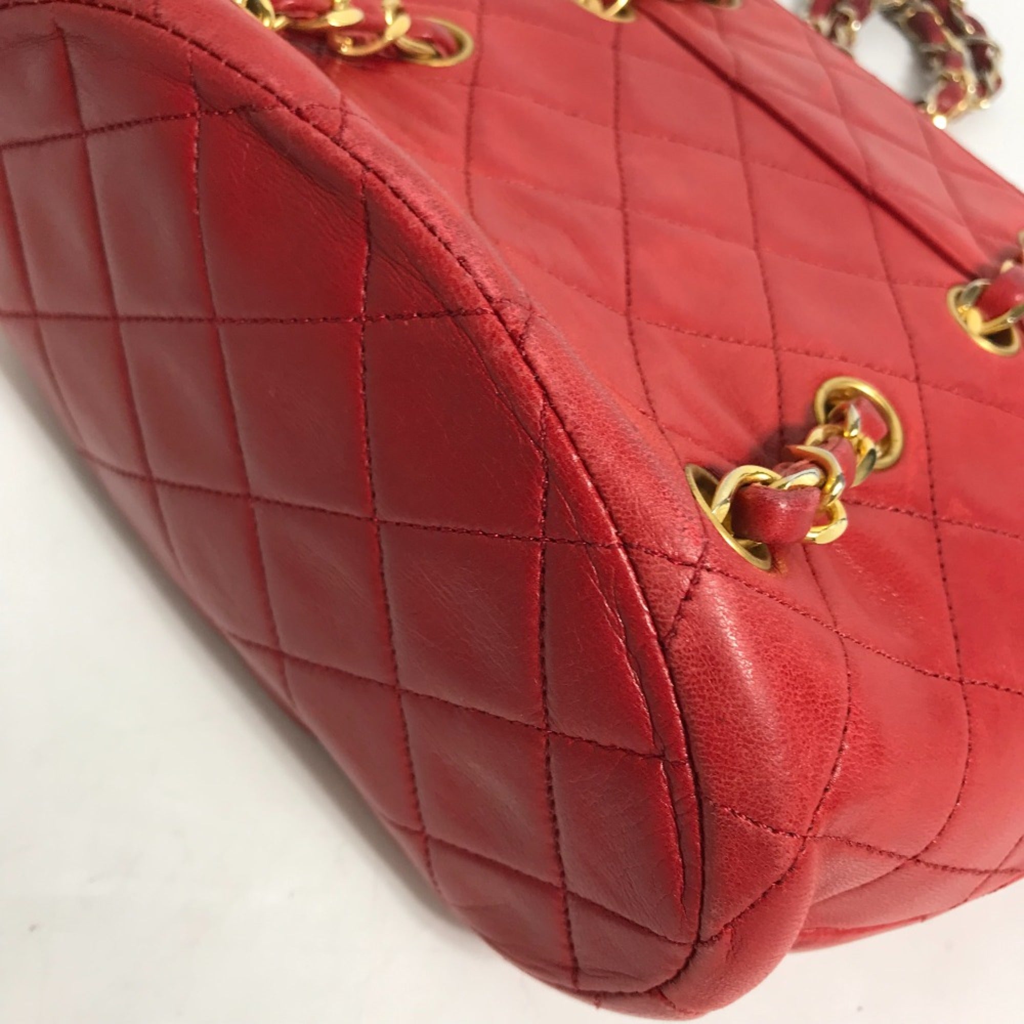 Chanel Red Leather Shoulder Bag (Pre-Owned)