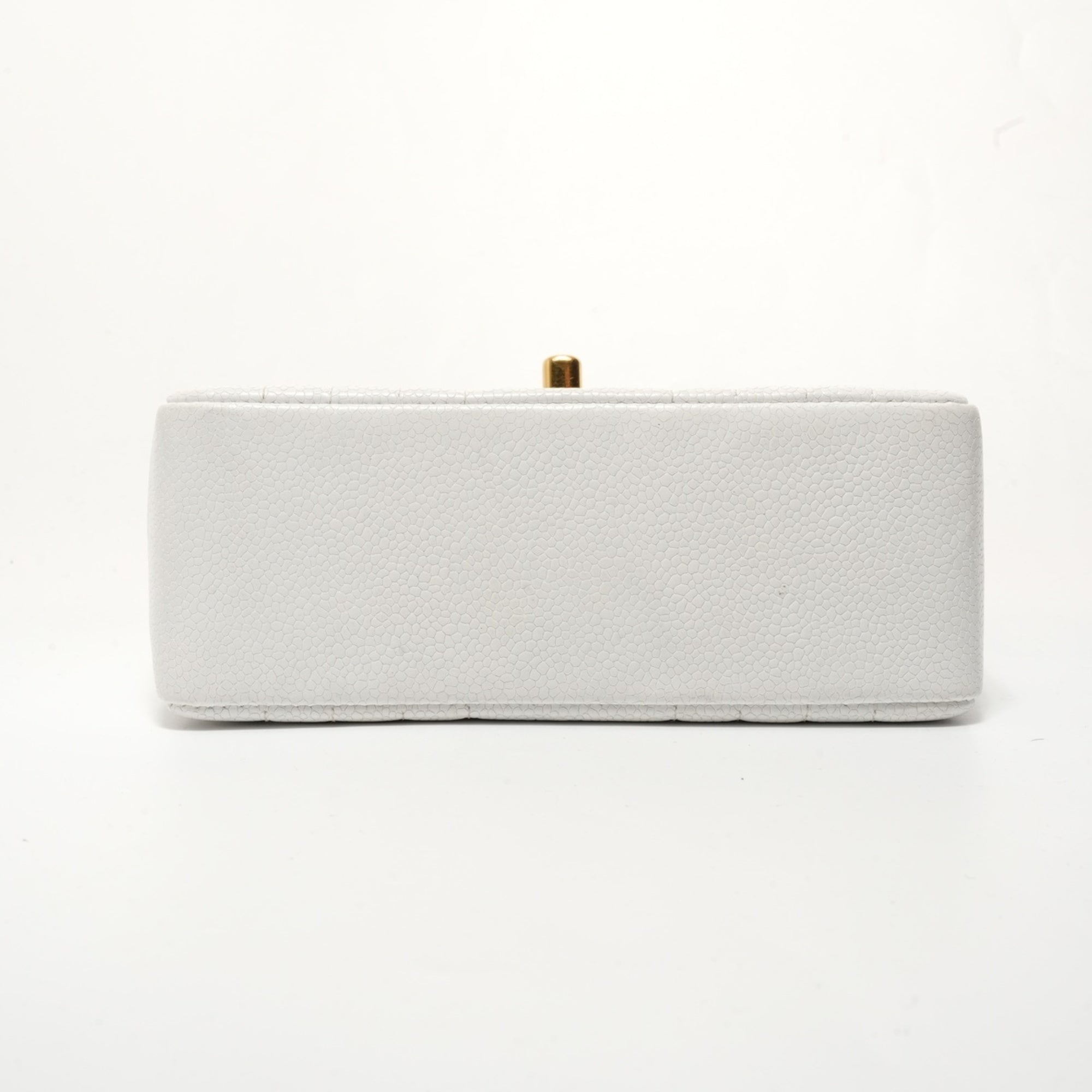 Chanel White Grained Calfskin Shoulder Bag (Pre-Owned)