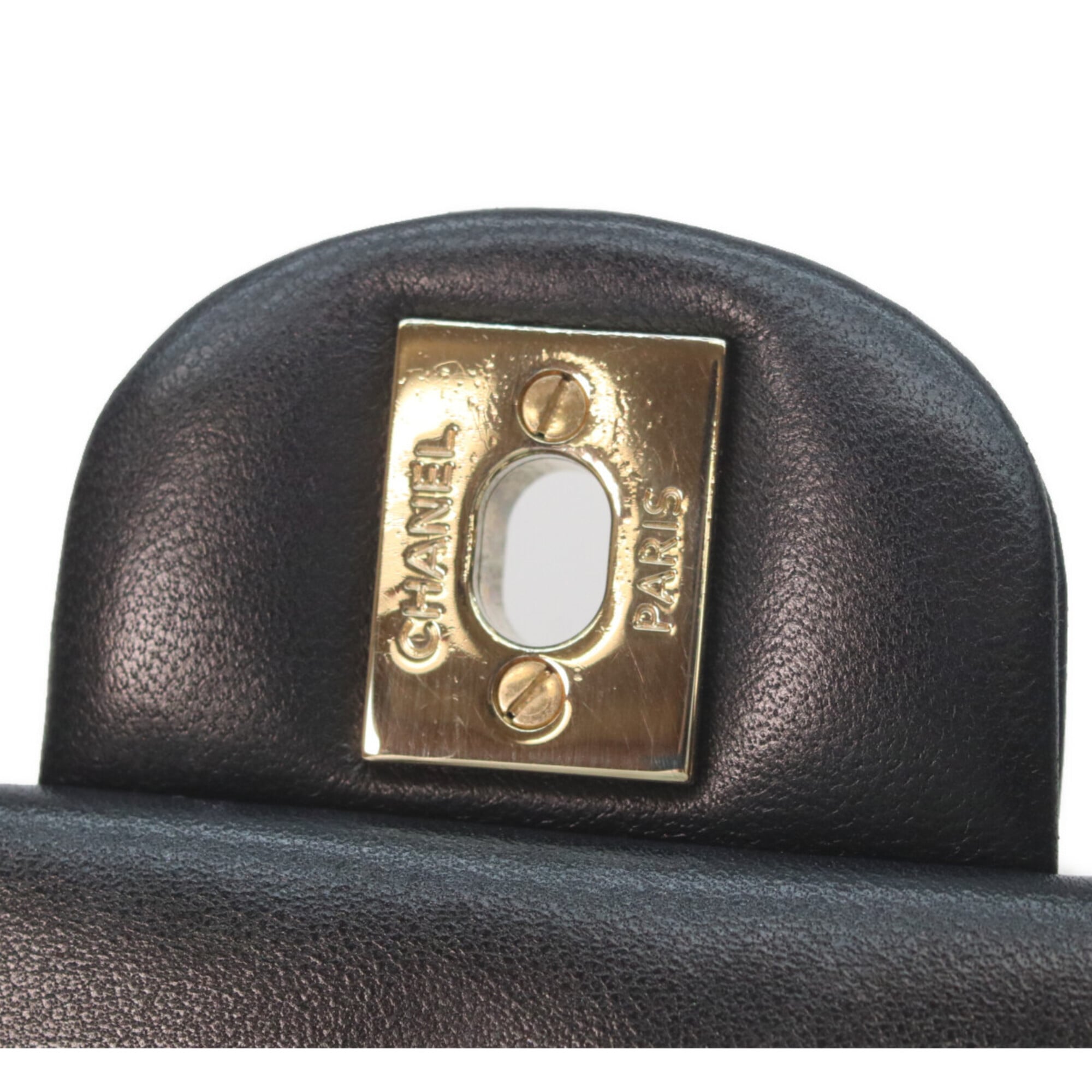 Chanel Black Leather Shoulder Bag (Pre-Owned)
