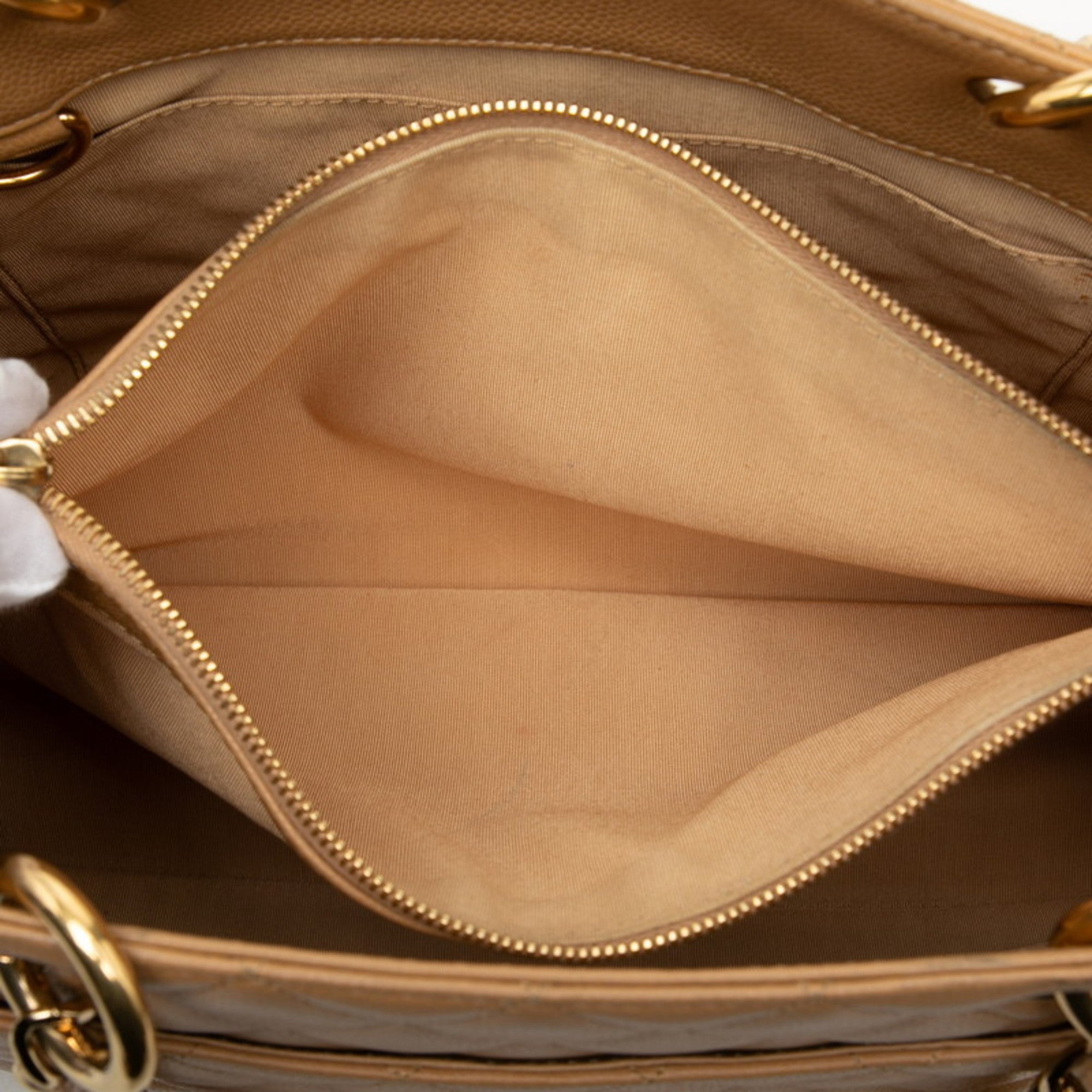 Chanel Matelasse Beige Grained Calfskin Tote Bag (Pre-Owned)